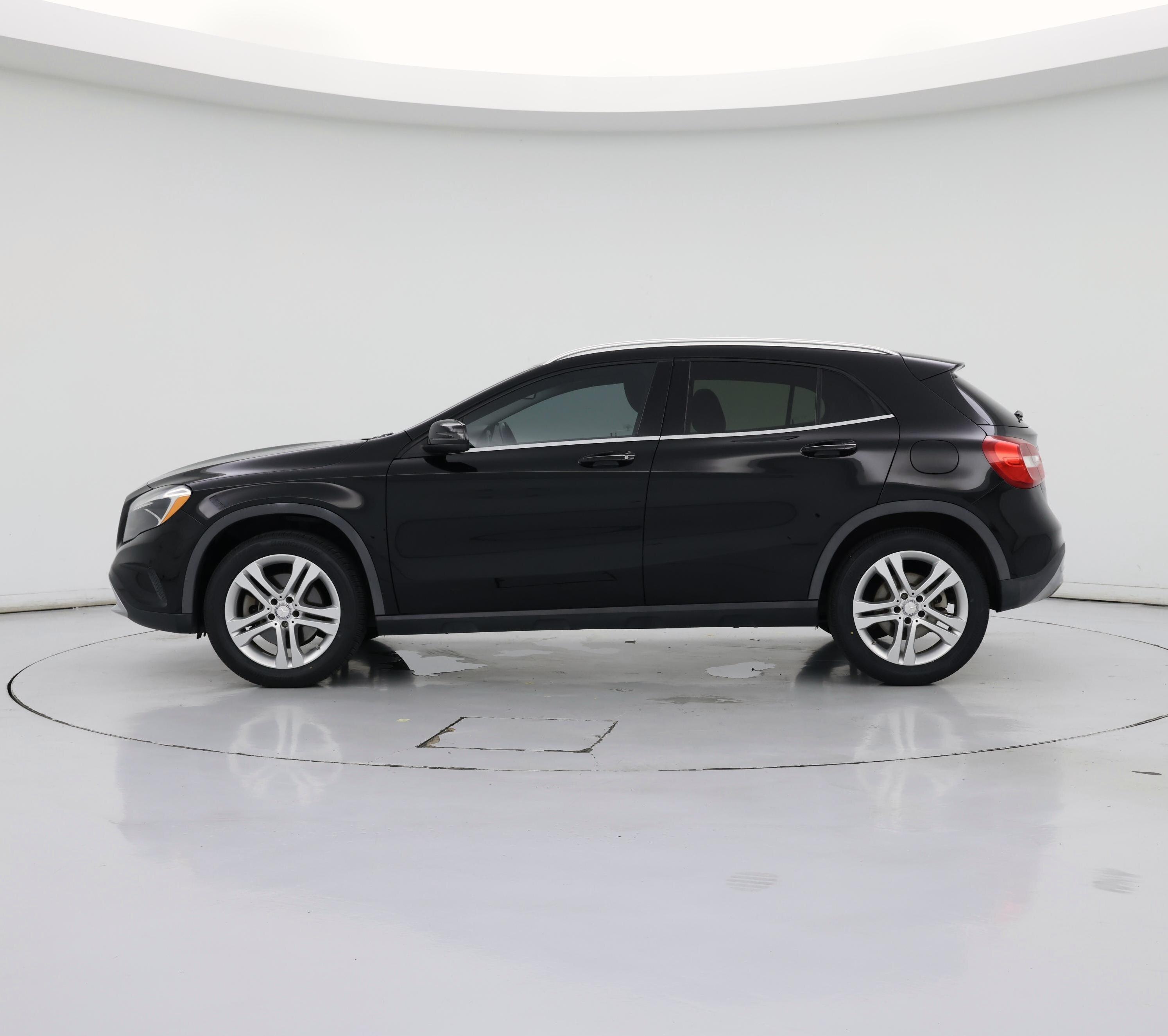 Thumbnail: 2015 Mercedes-Benz GLA - 3