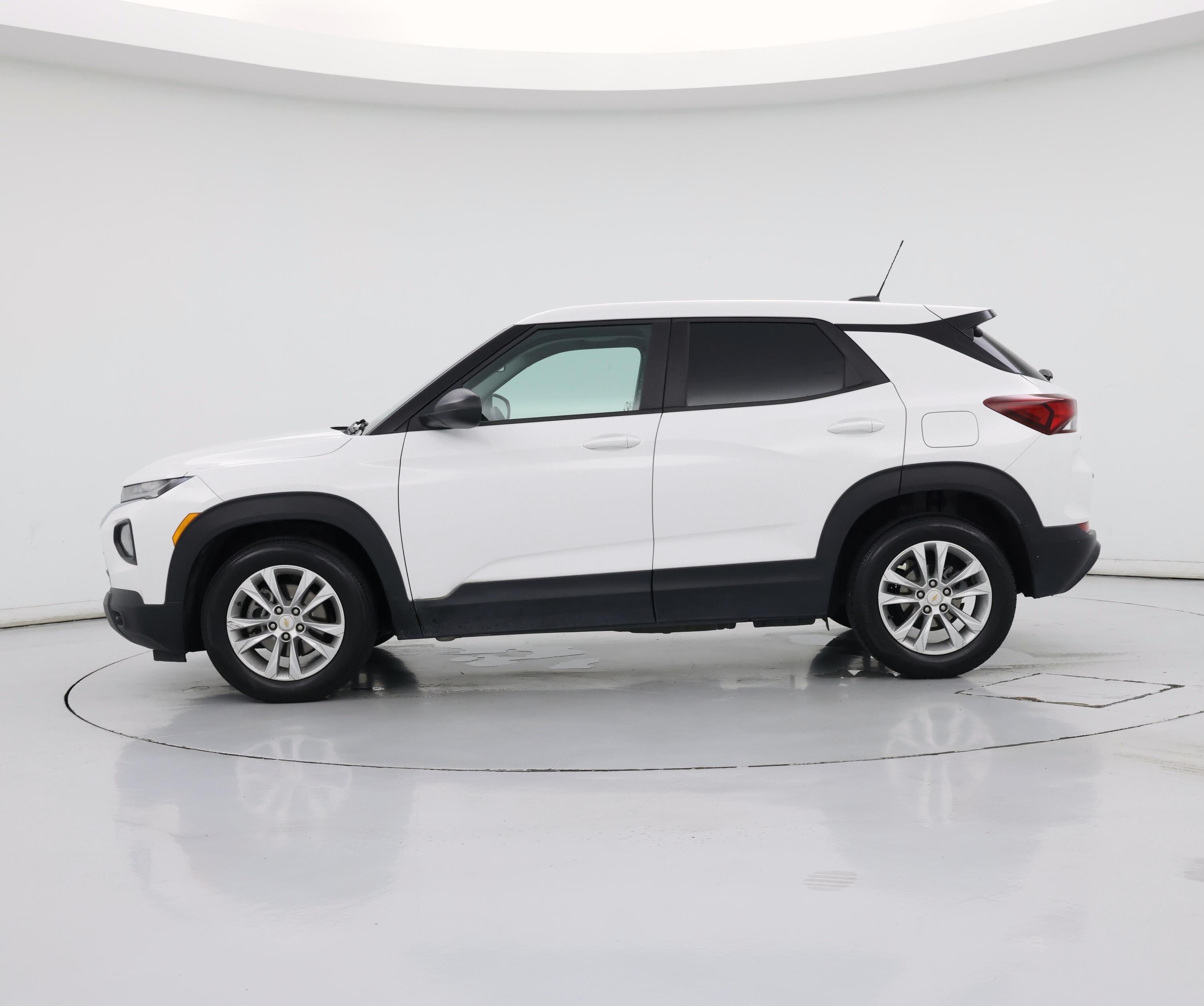 Thumbnail: 2021 Chevrolet TrailBlazer - 3