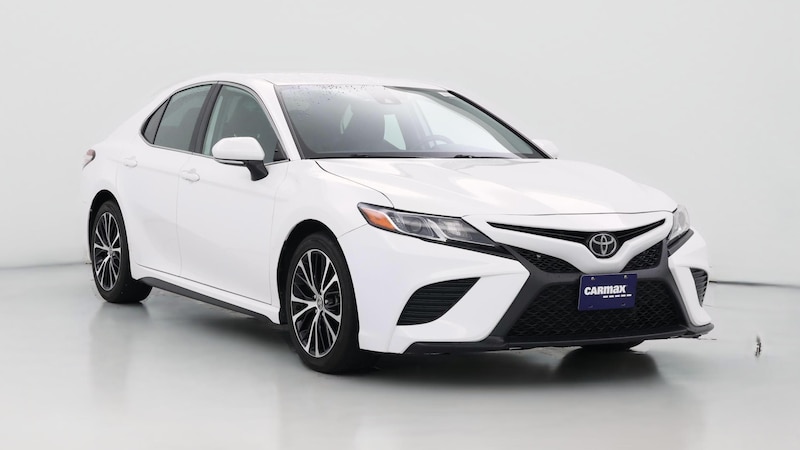 2020 Toyota Camry SE Hero Image