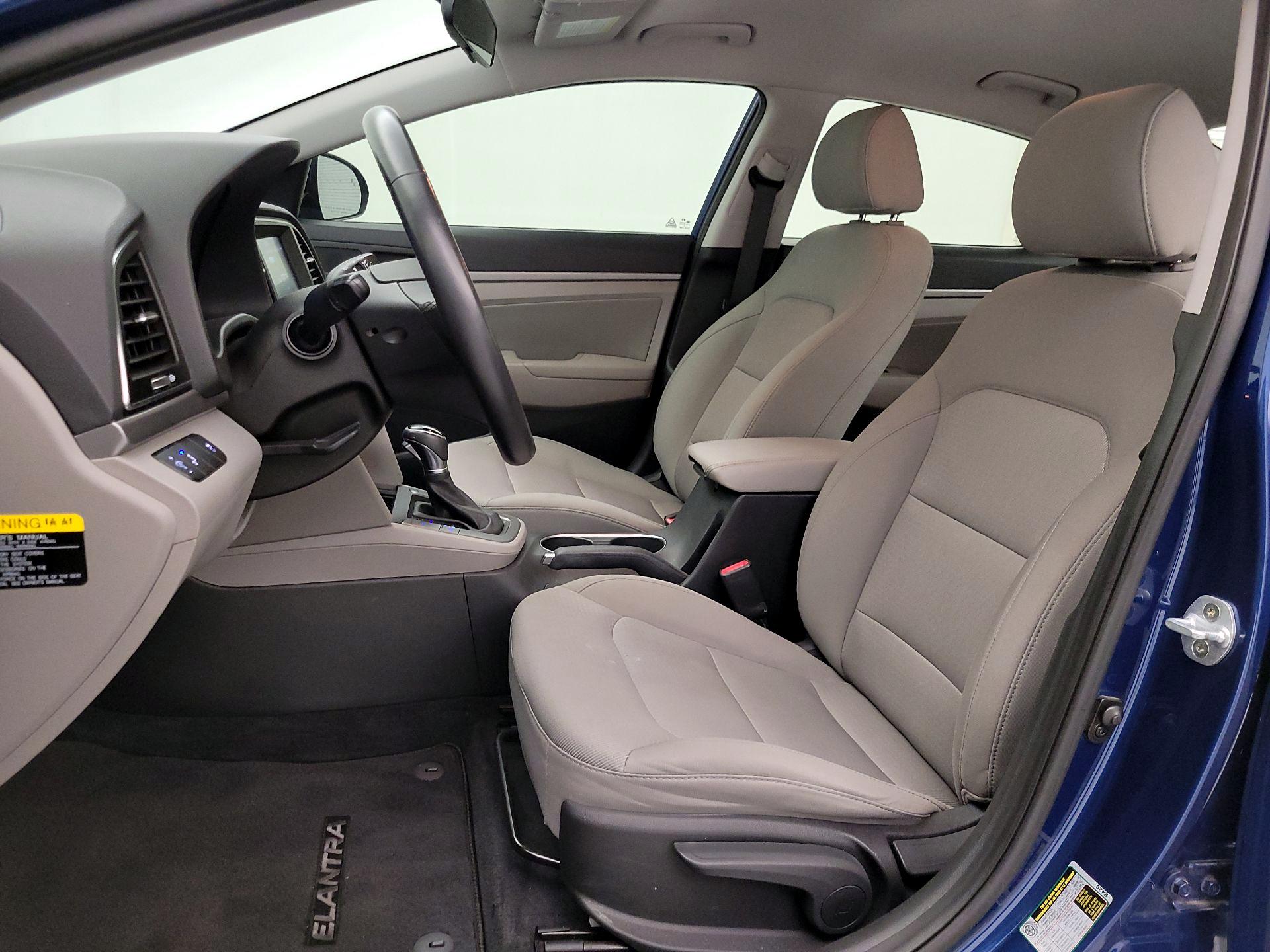 Thumbnail: 2017 Hyundai Elantra - 11