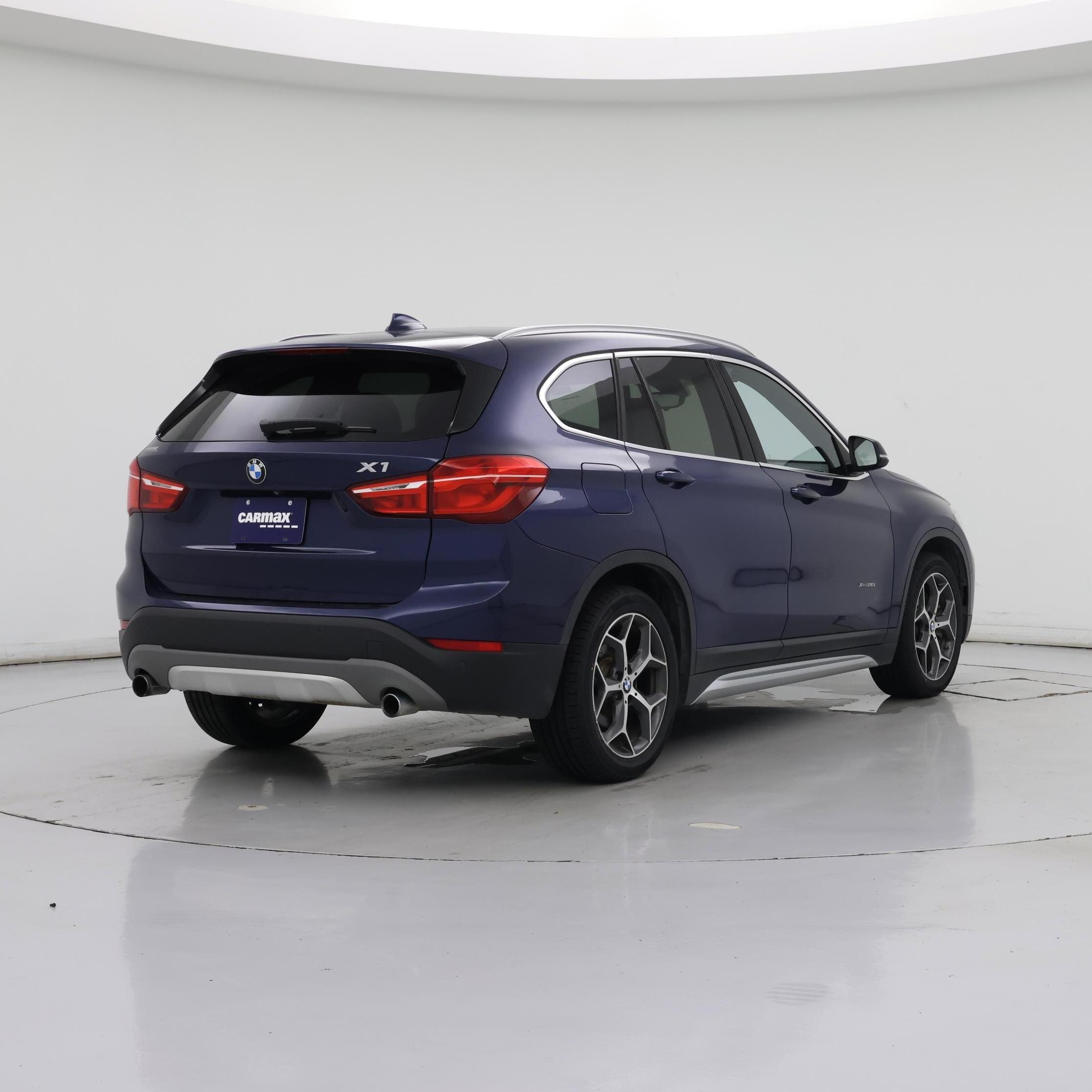 Thumbnail: 2017 BMW X1 - 8