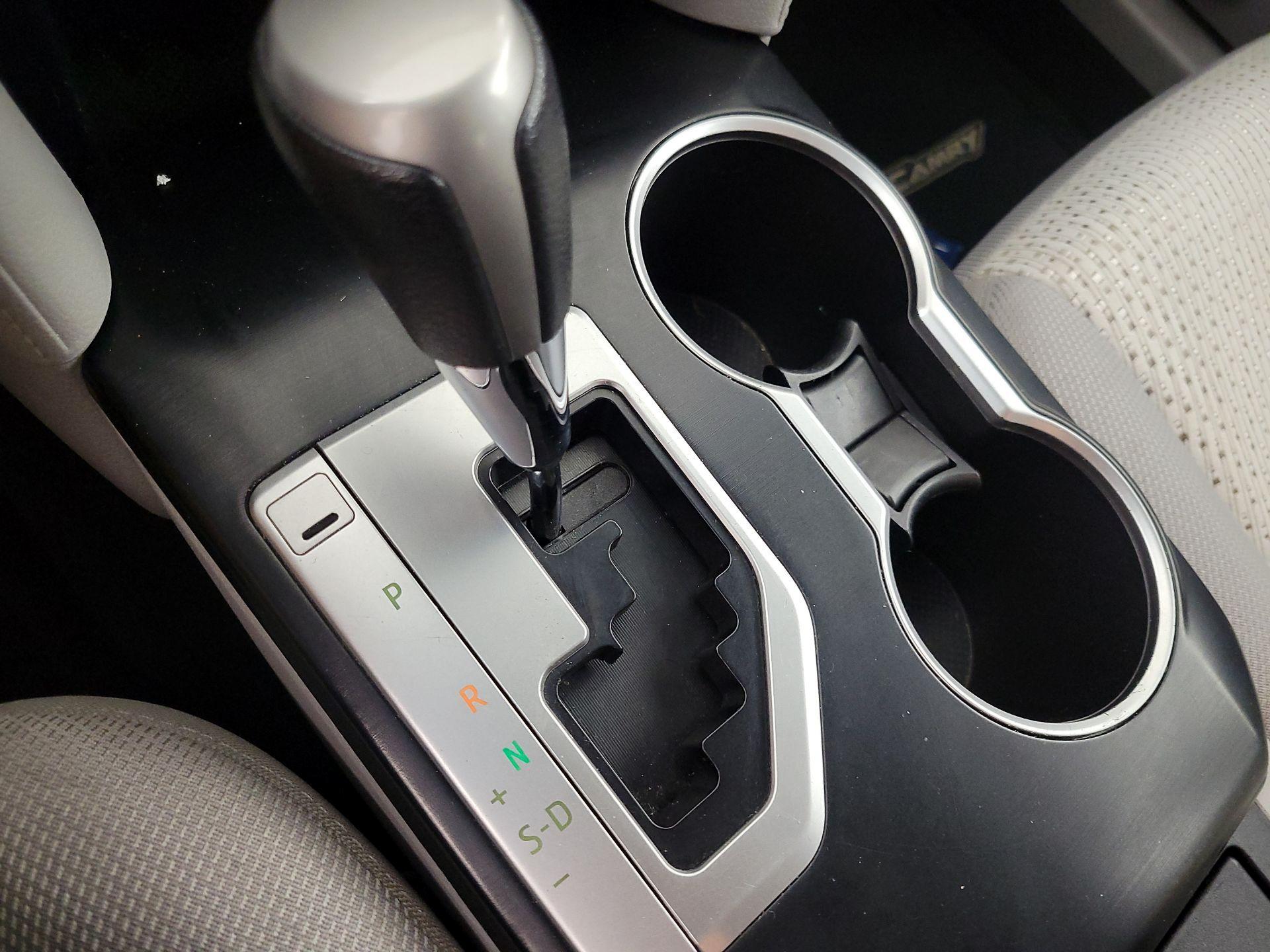 Thumbnail: 2014 Toyota Camry - 17