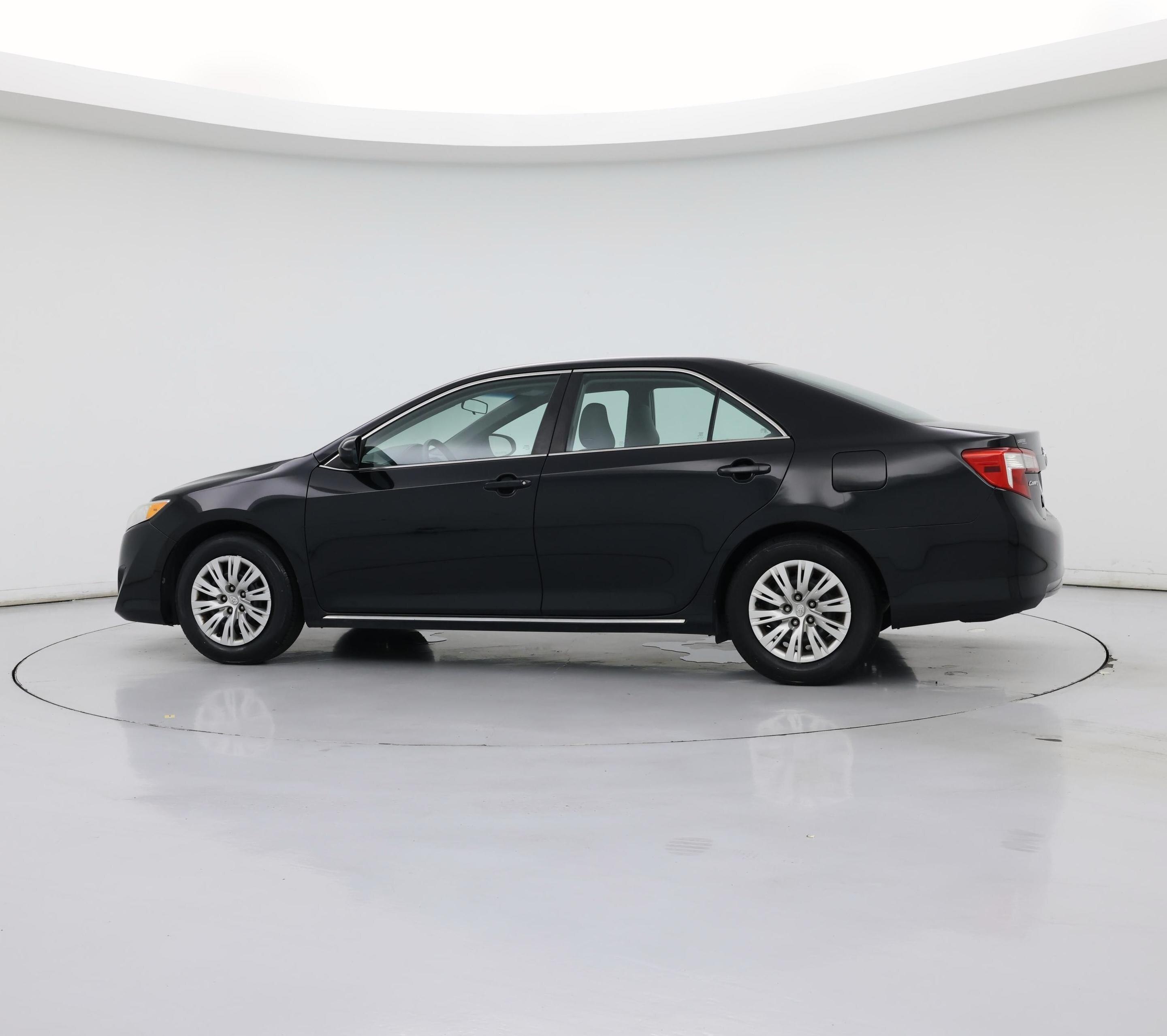 Thumbnail: 2014 Toyota Camry - 8