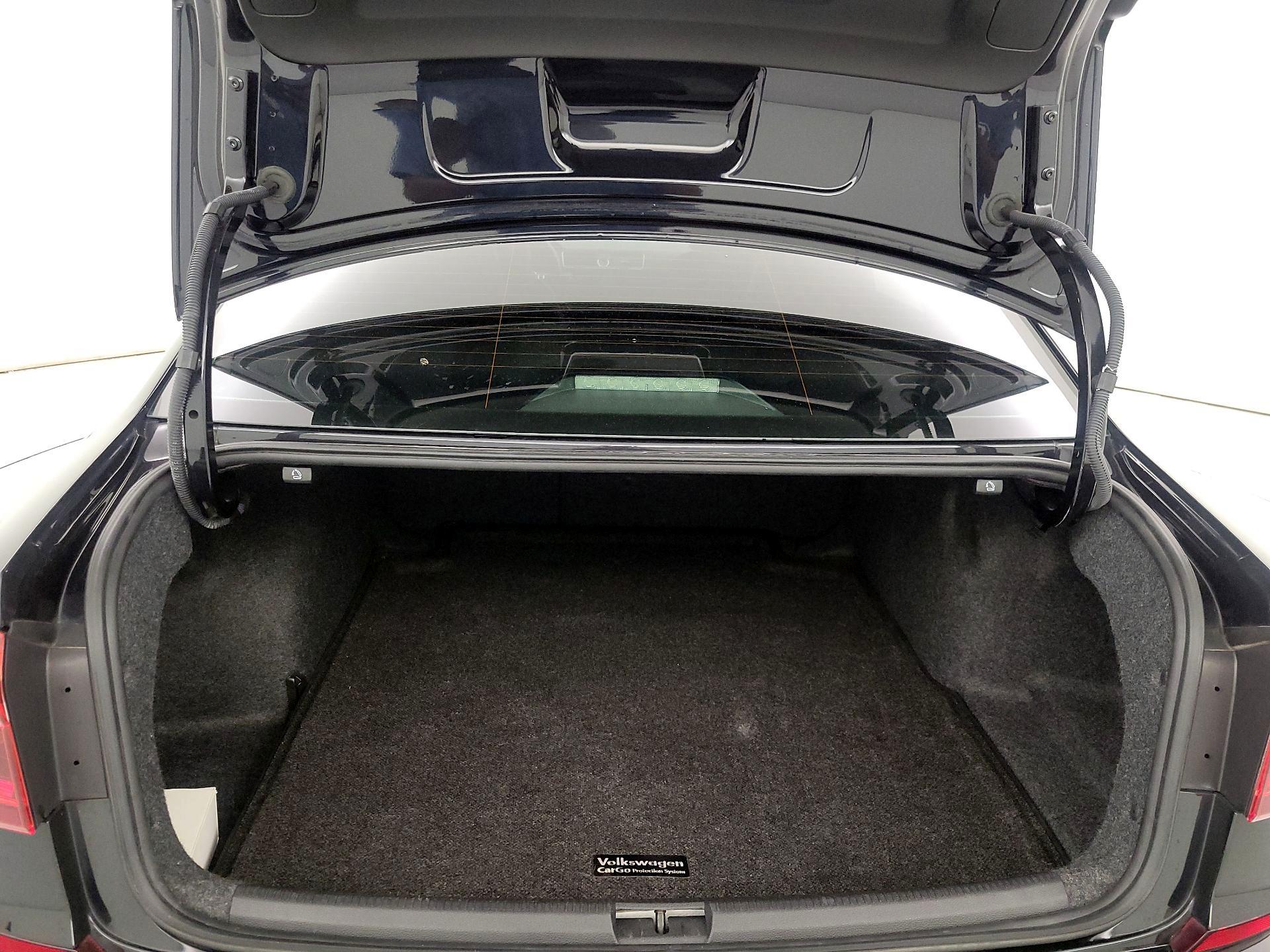 Thumbnail: 2017 Volkswagen Passat - 20