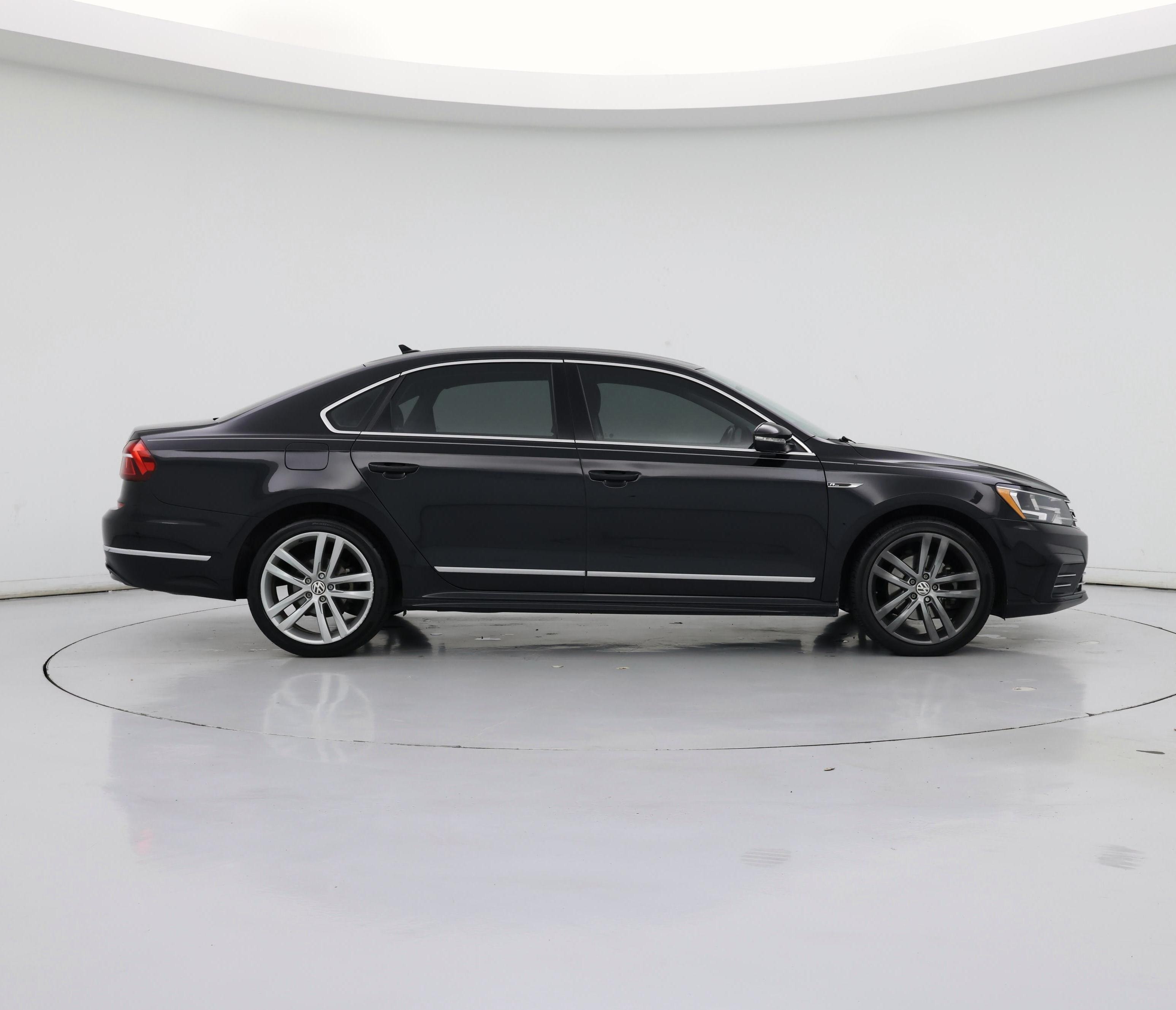 Thumbnail: 2017 Volkswagen Passat - 7