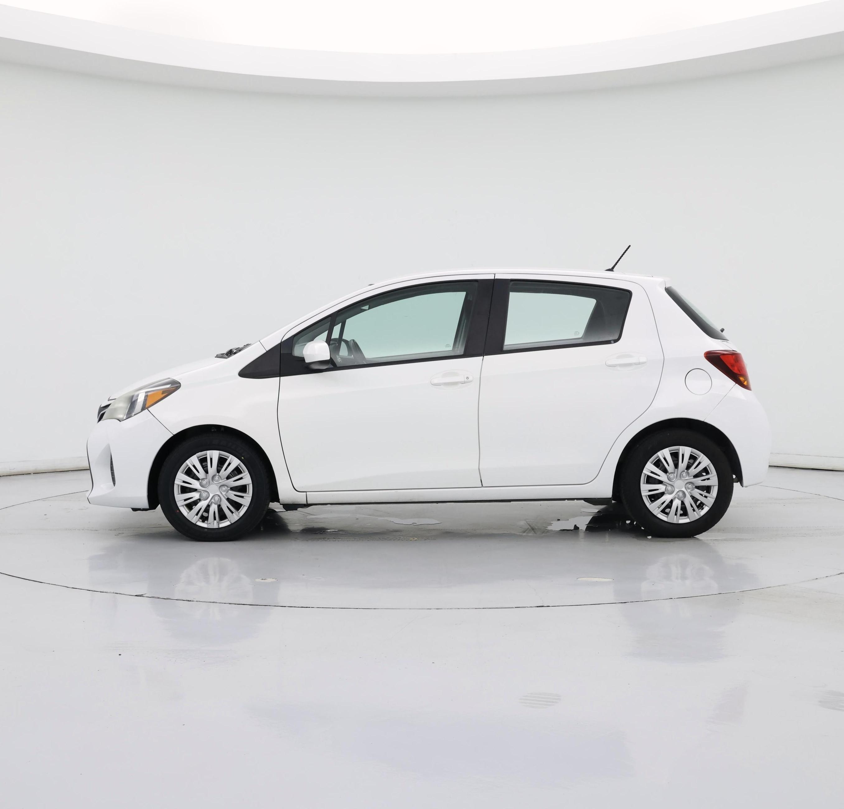 Thumbnail: 2015 Toyota Yaris - 3