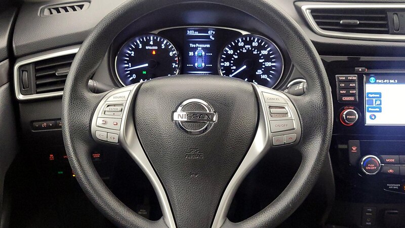 2016 Nissan Rogue SV 10