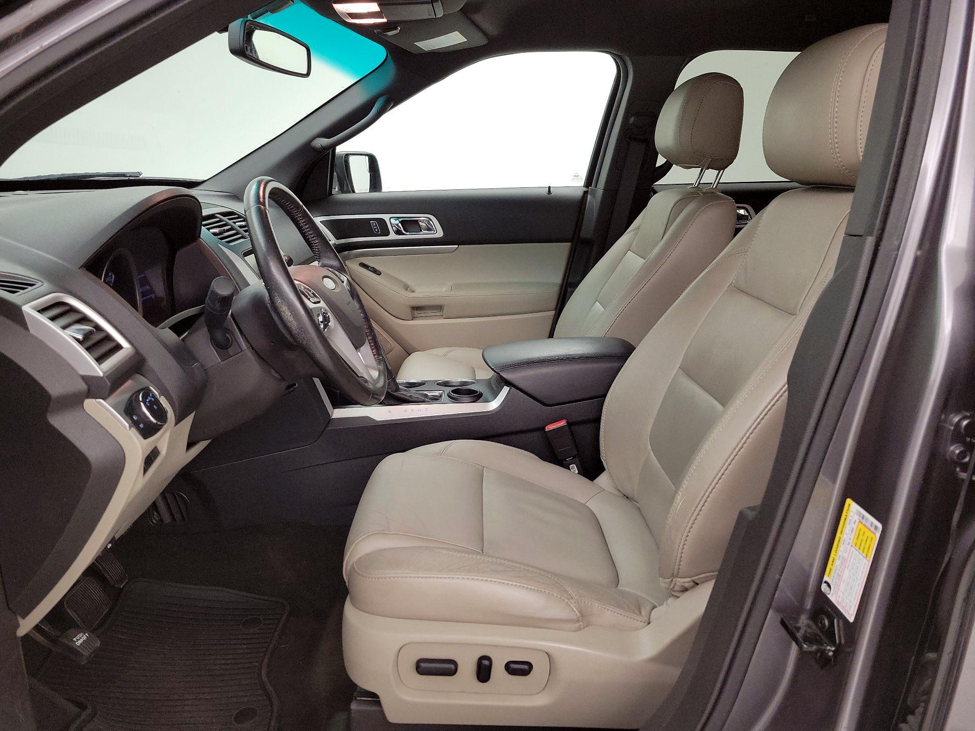 Thumbnail: 2013 Ford Explorer - 11