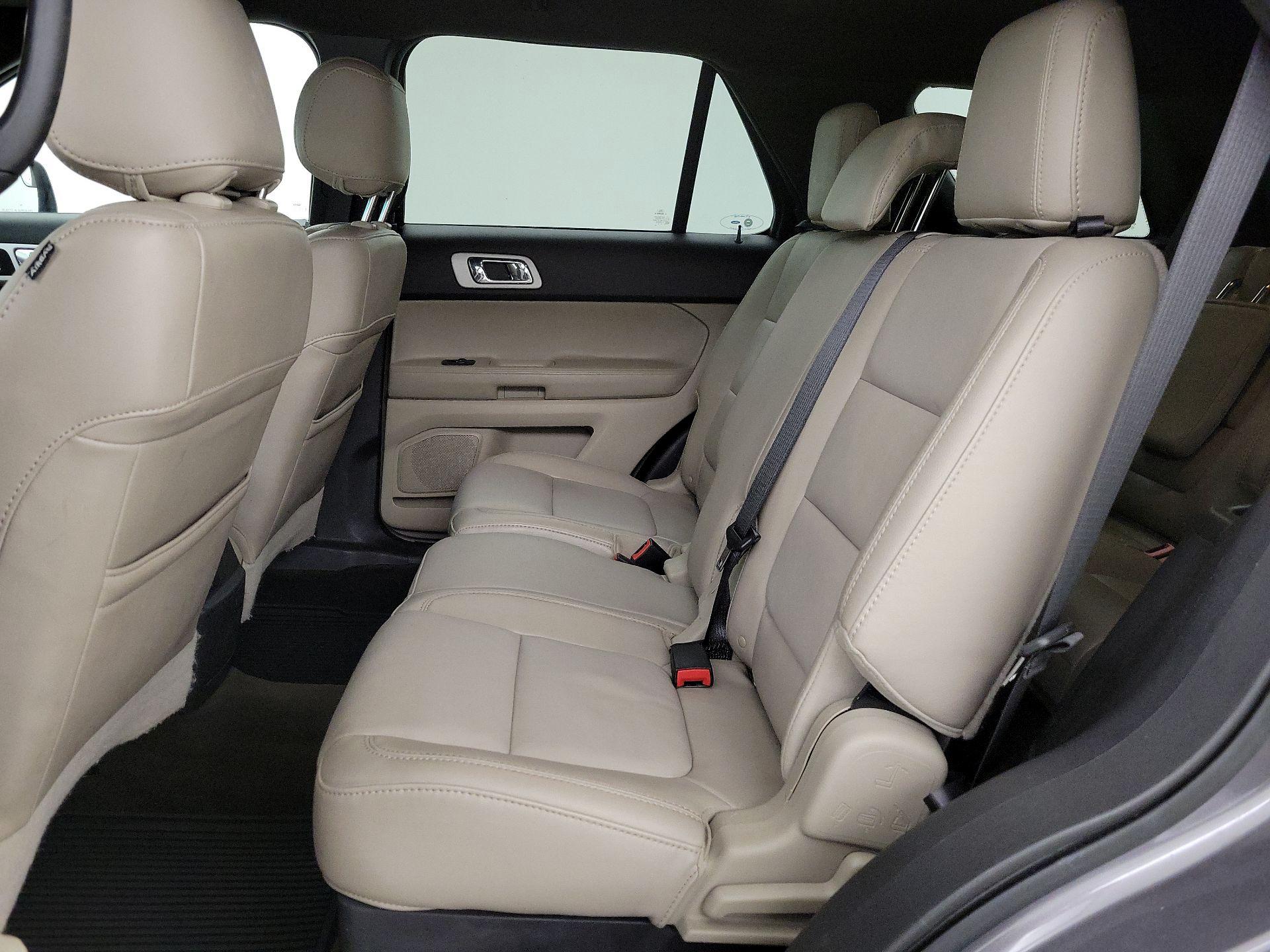 Thumbnail: 2013 Ford Explorer - 18