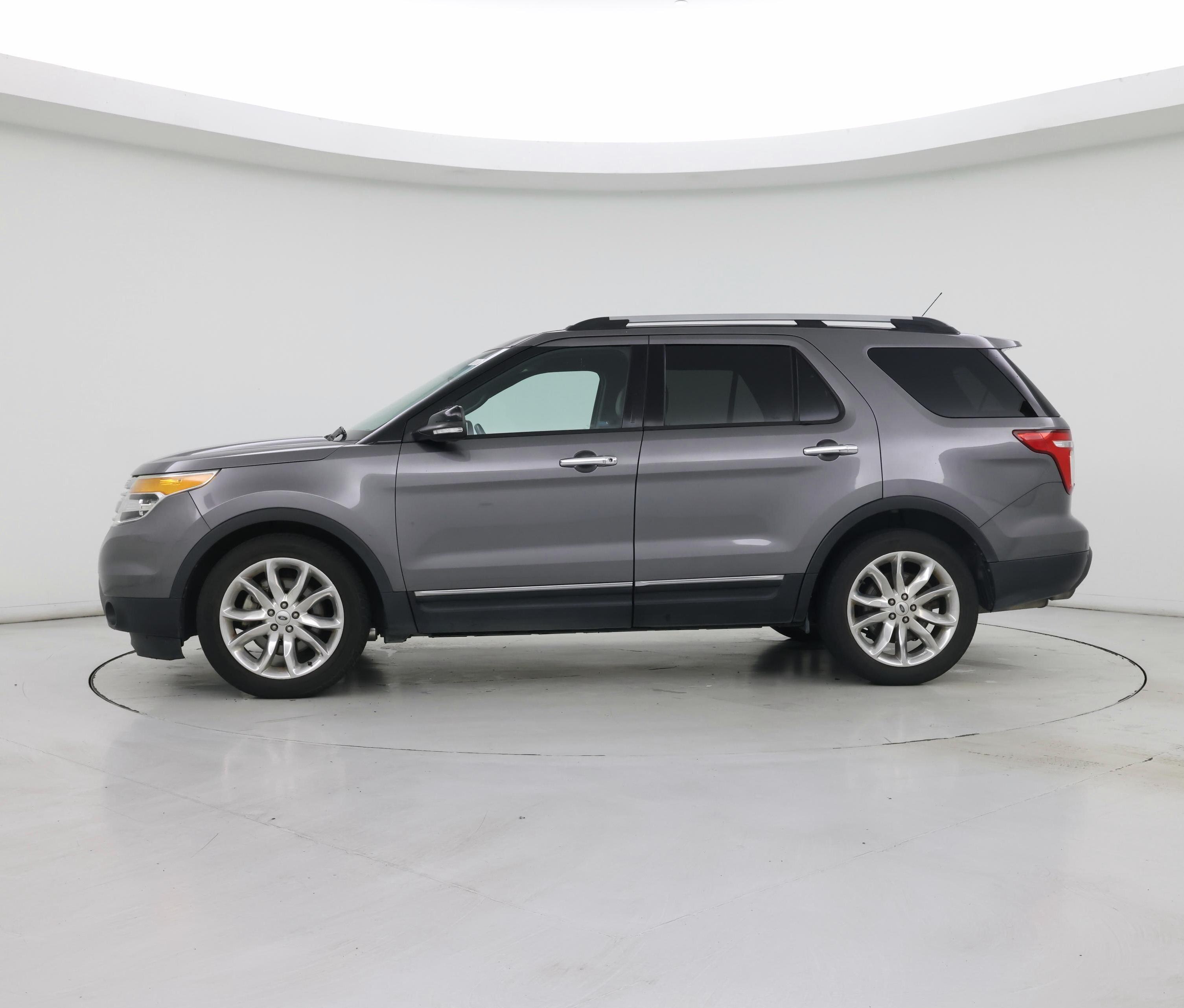 Thumbnail: 2013 Ford Explorer - 3