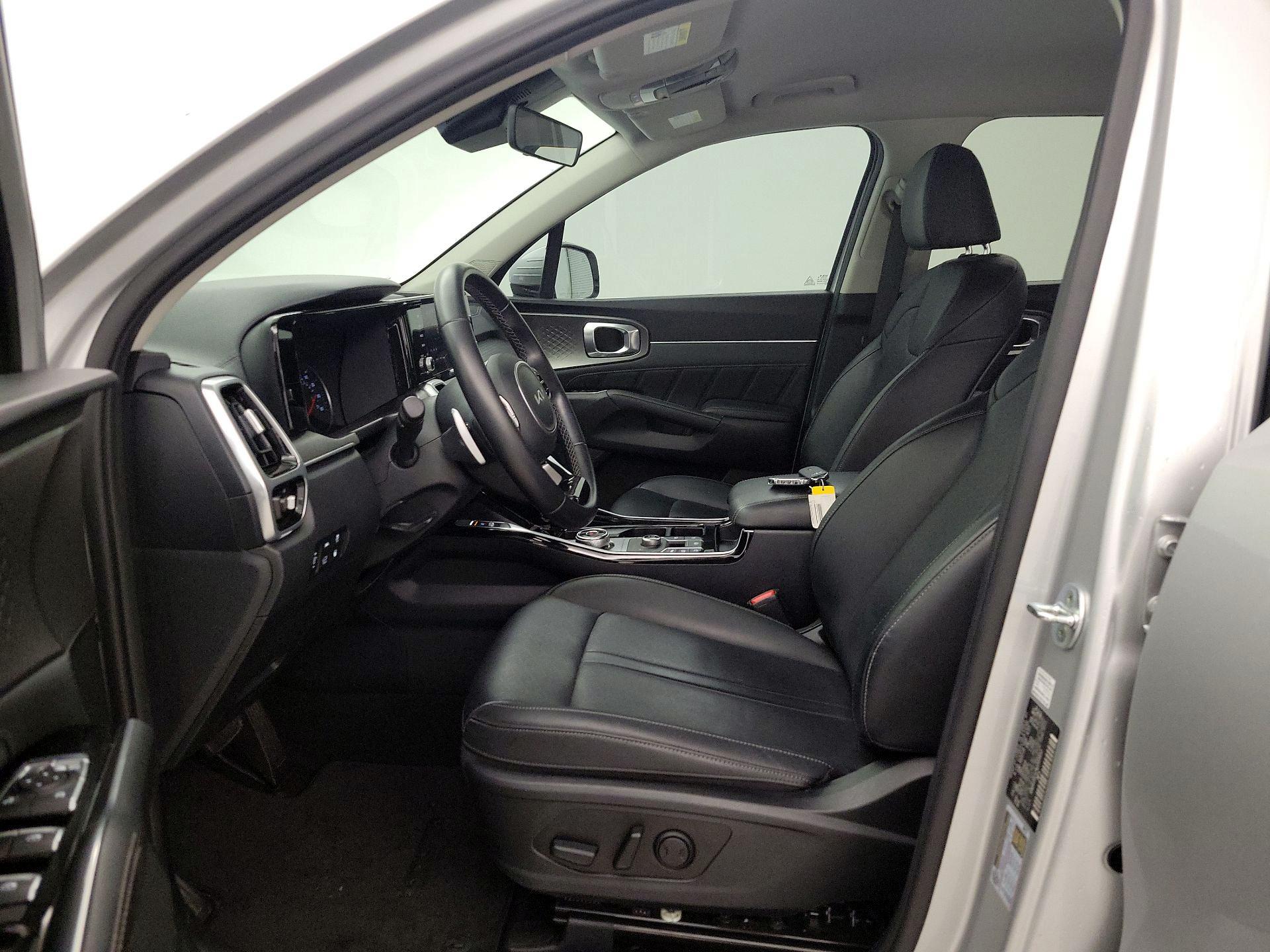 Thumbnail: 2022 Kia Sorento - 11