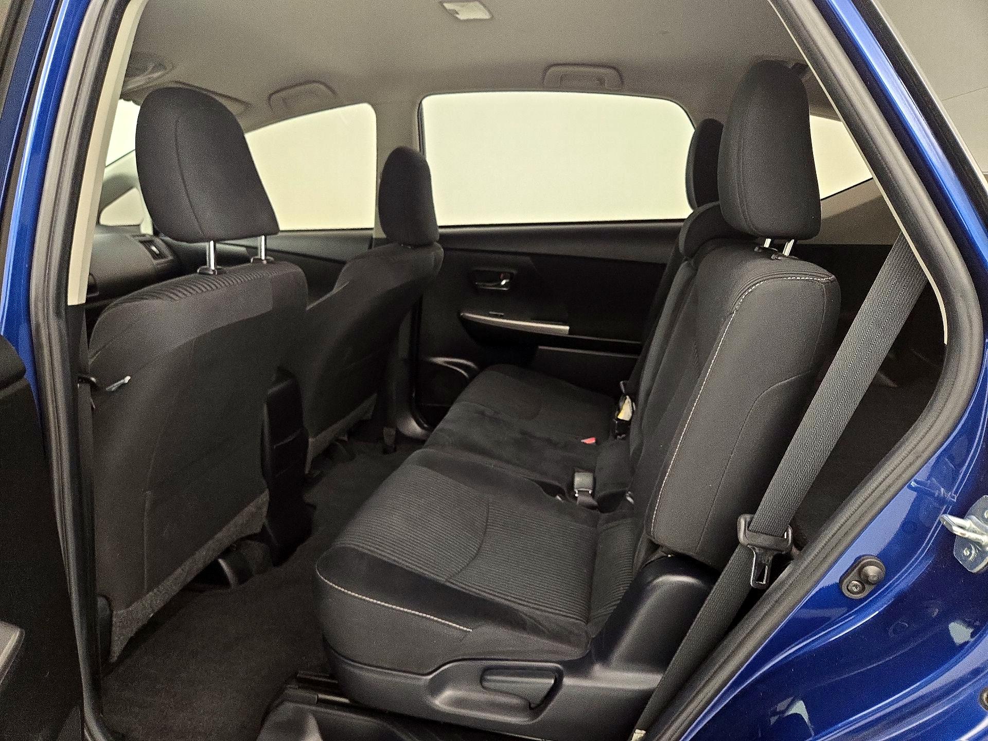 Thumbnail: 2015 Toyota Prius v - 19