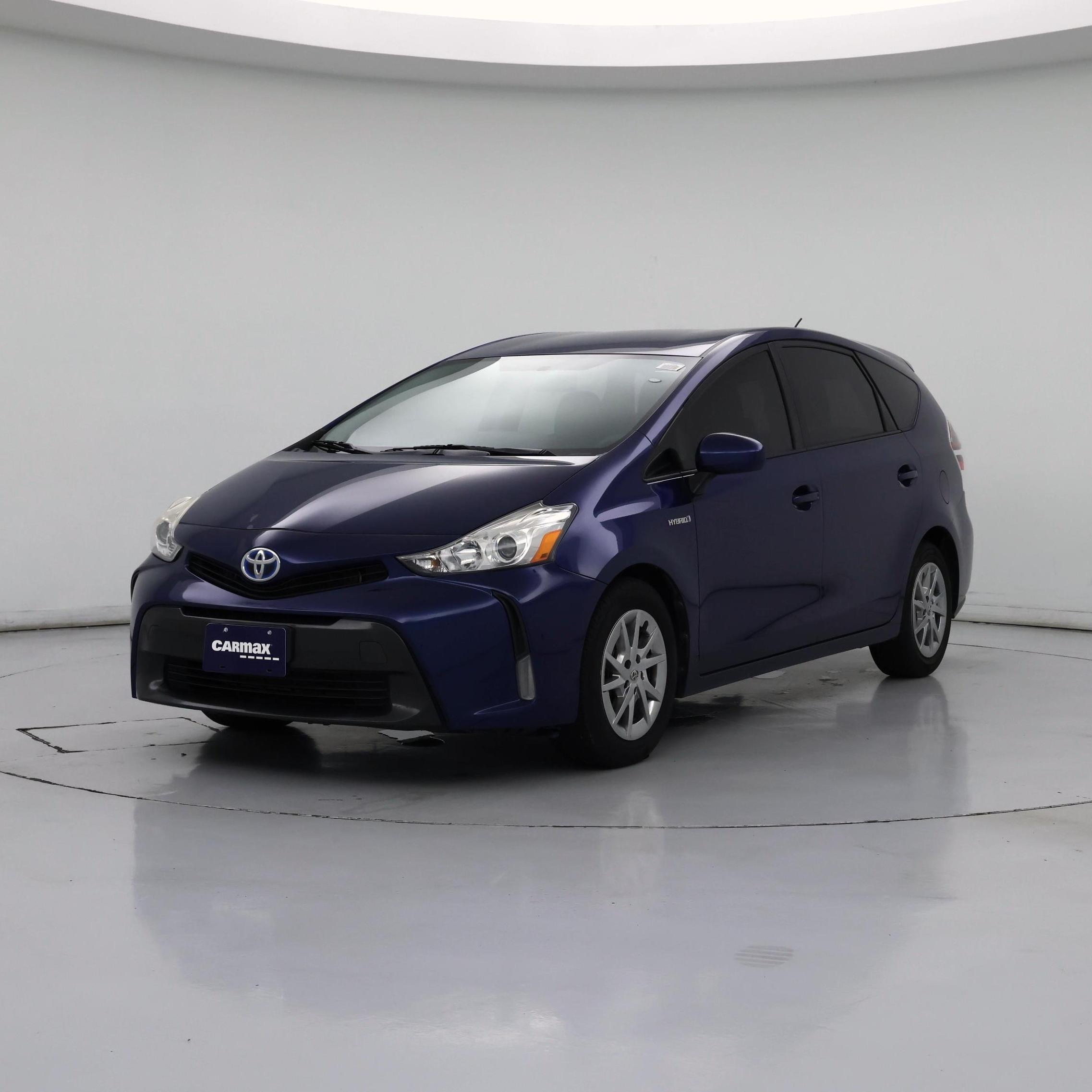 Thumbnail: 2015 Toyota Prius v - 4