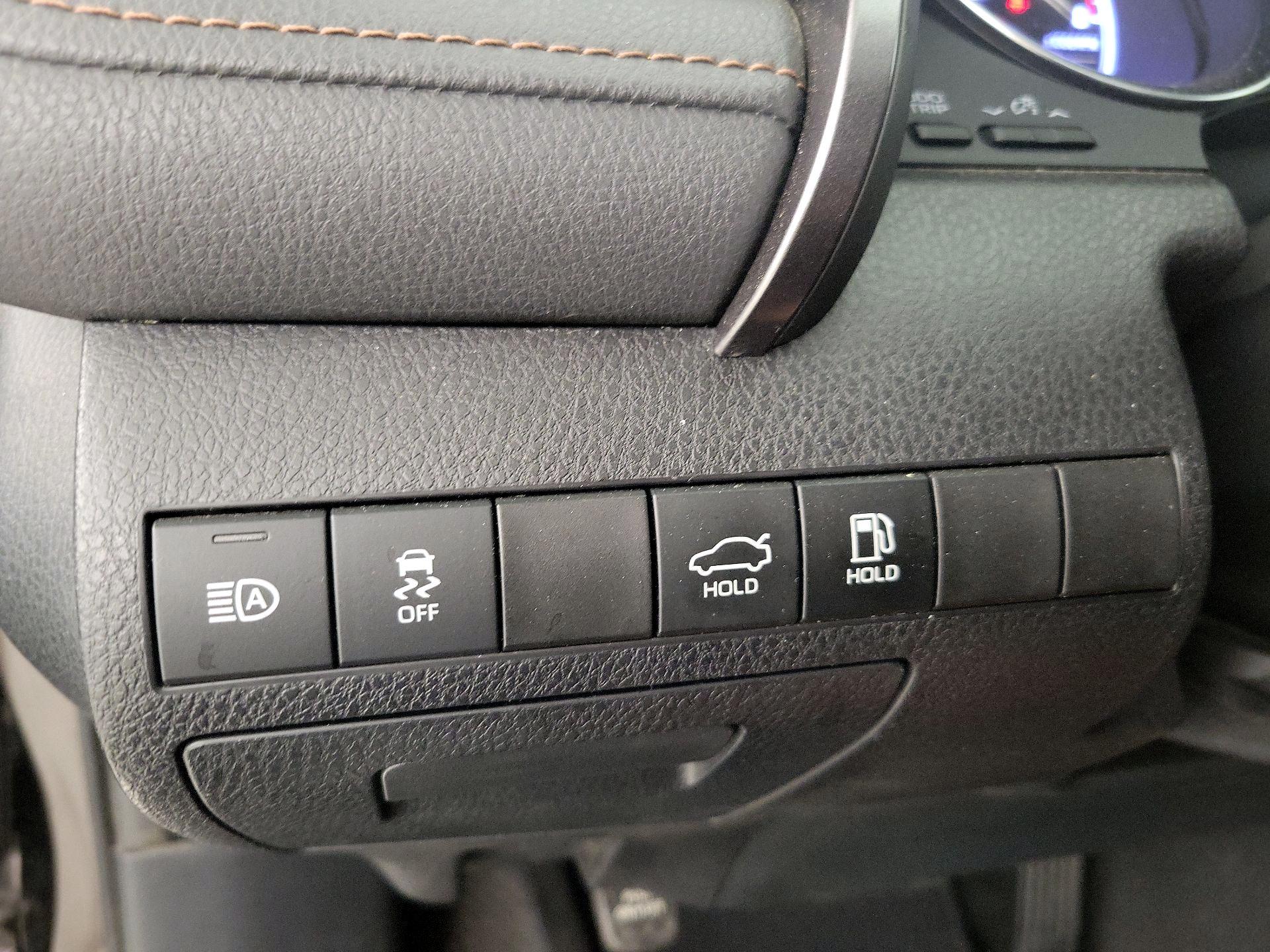 Thumbnail: 2019 Toyota Camry - 13