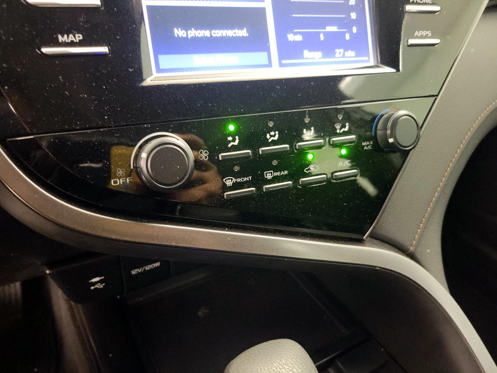 Thumbnail: 2019 Toyota Camry - 16