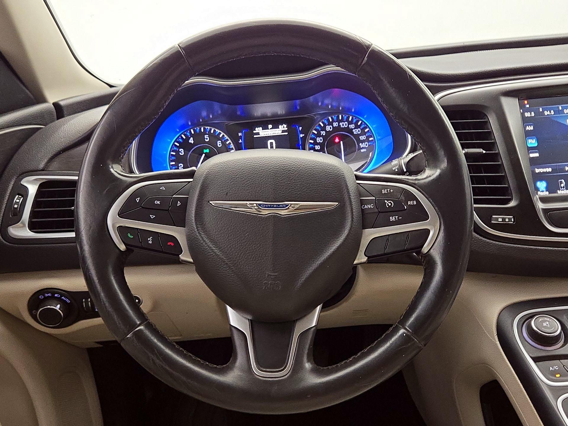 Thumbnail: 2017 Chrysler 200 - 10