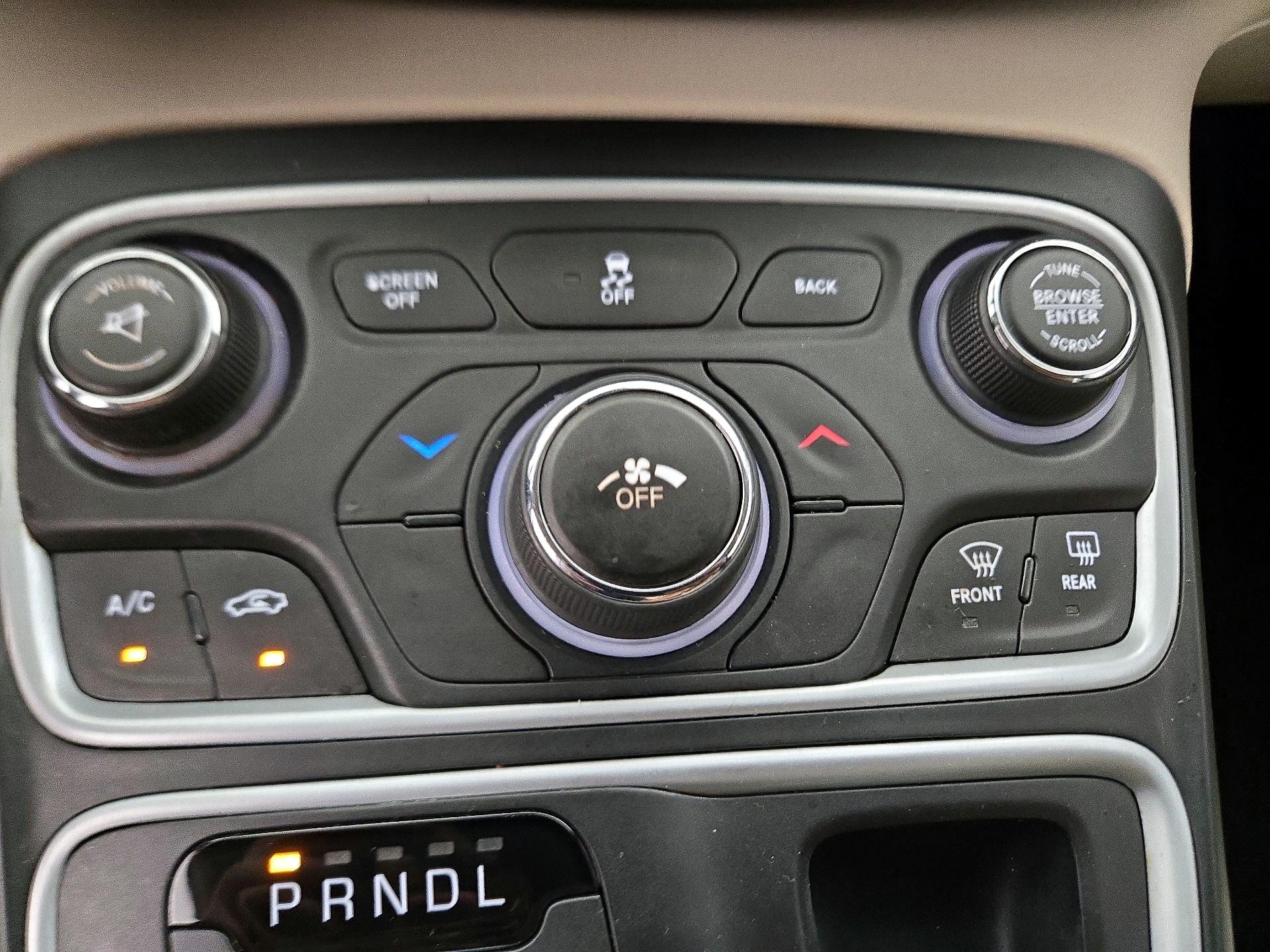 Thumbnail: 2017 Chrysler 200 - 16