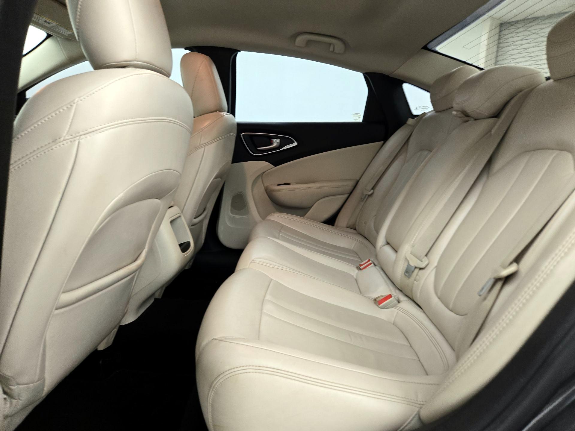 Thumbnail: 2017 Chrysler 200 - 19