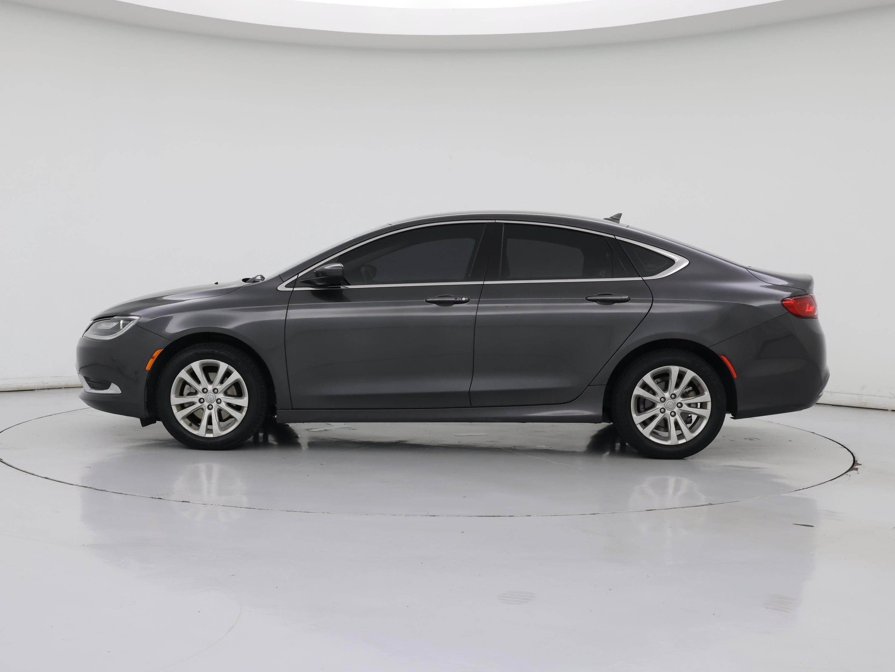 Thumbnail: 2017 Chrysler 200 - 3