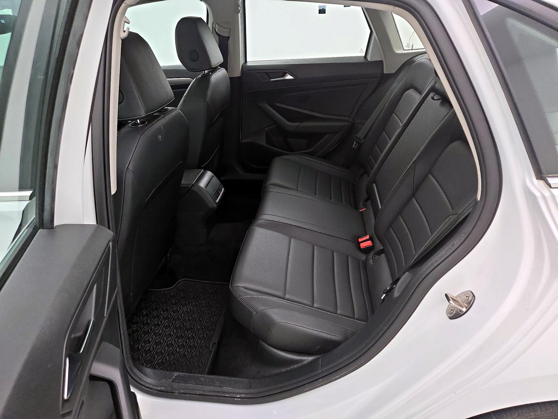 Thumbnail: 2021 Volkswagen Jetta - 20