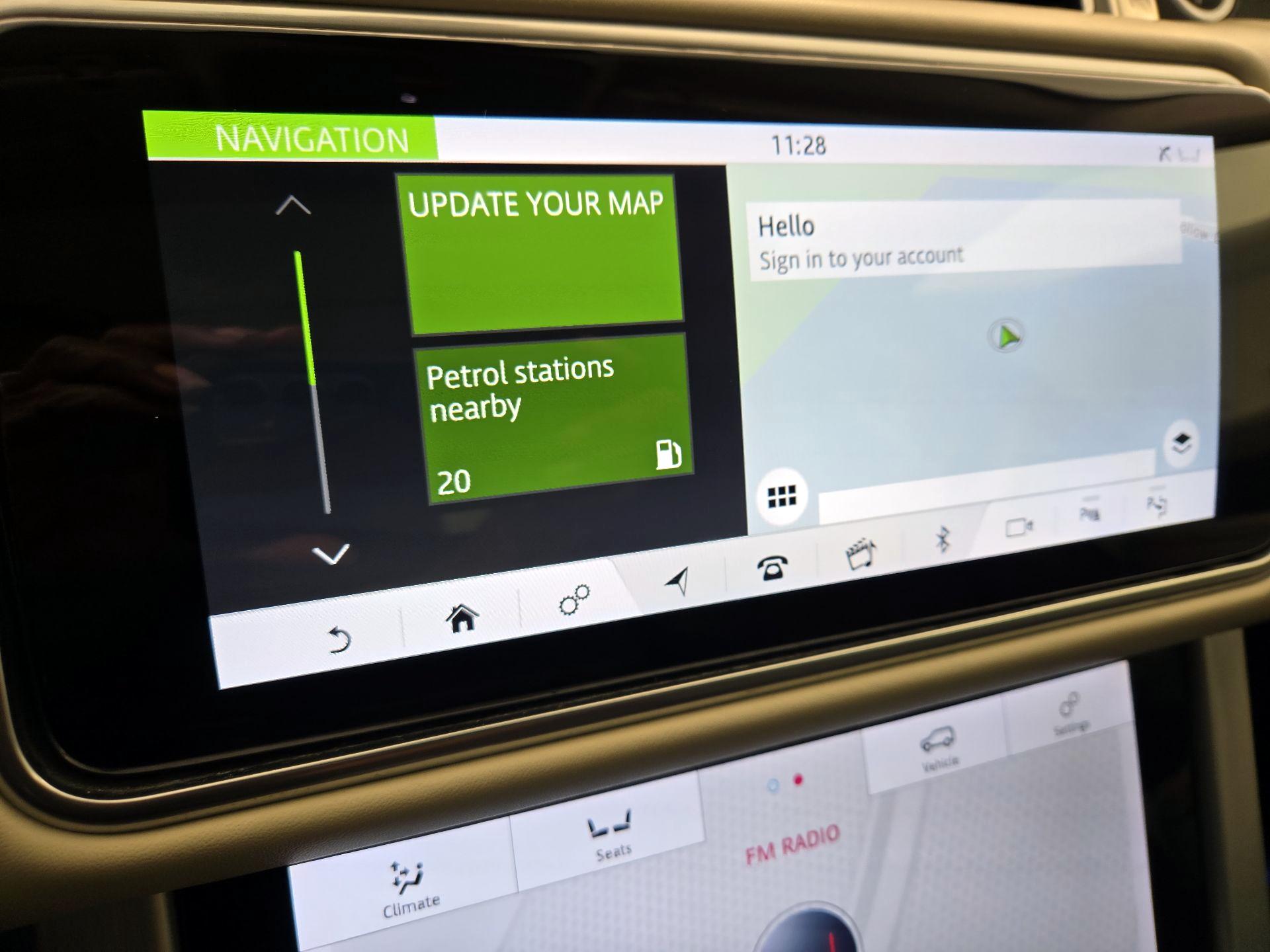 Thumbnail: 2021 Land Rover Range Rover - 14