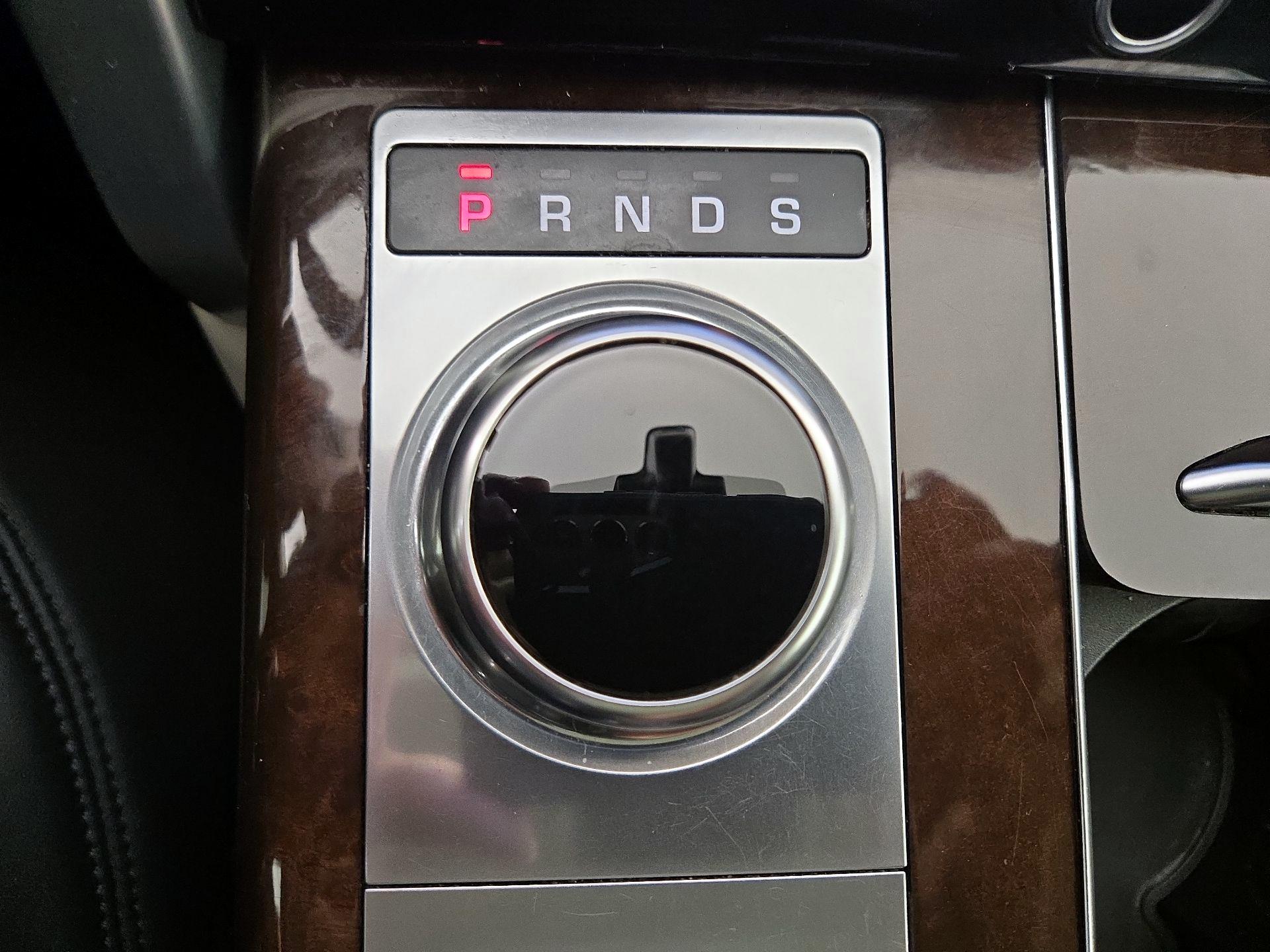 Thumbnail: 2021 Land Rover Range Rover - 18