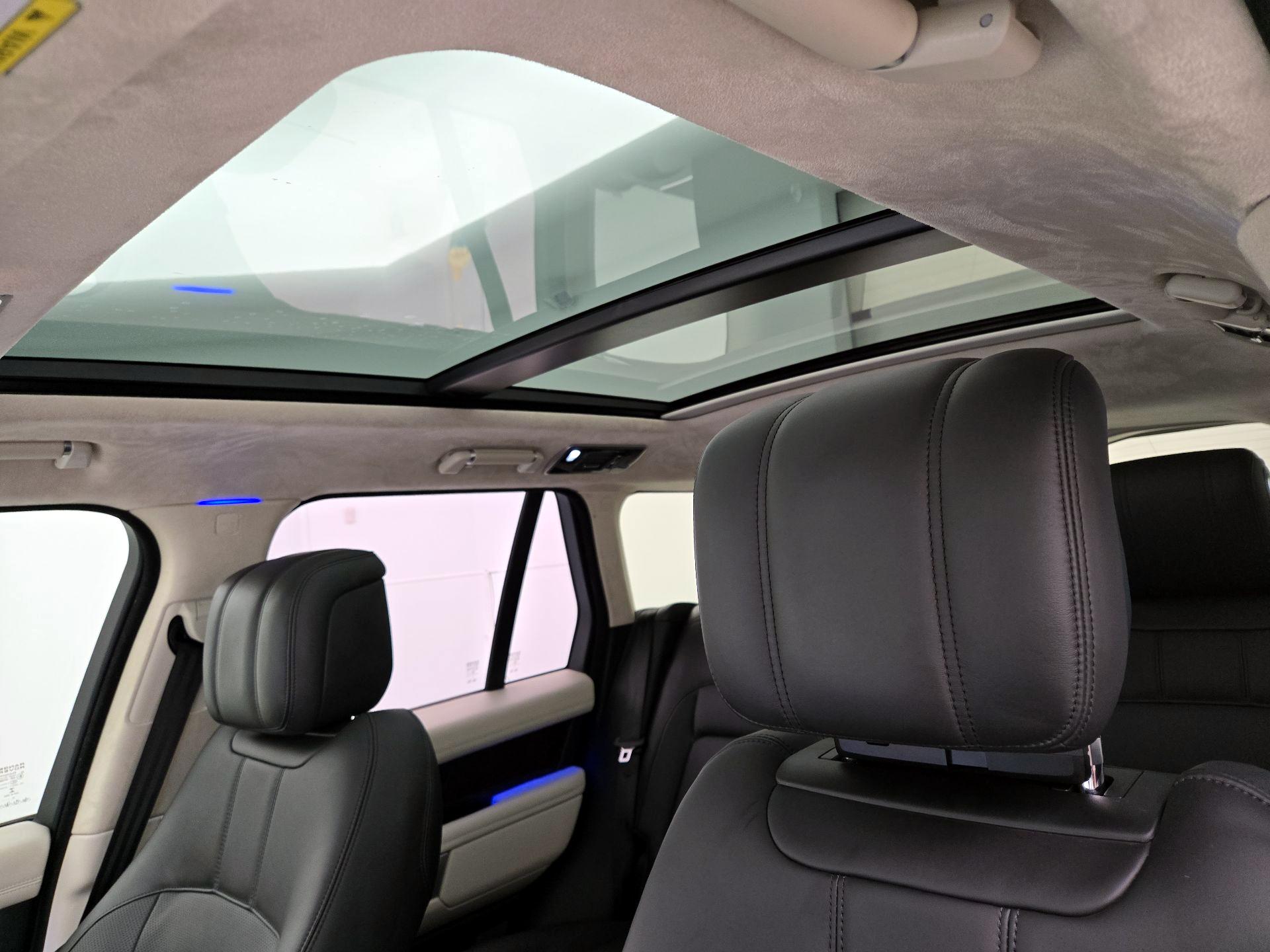 Thumbnail: 2021 Land Rover Range Rover - 20