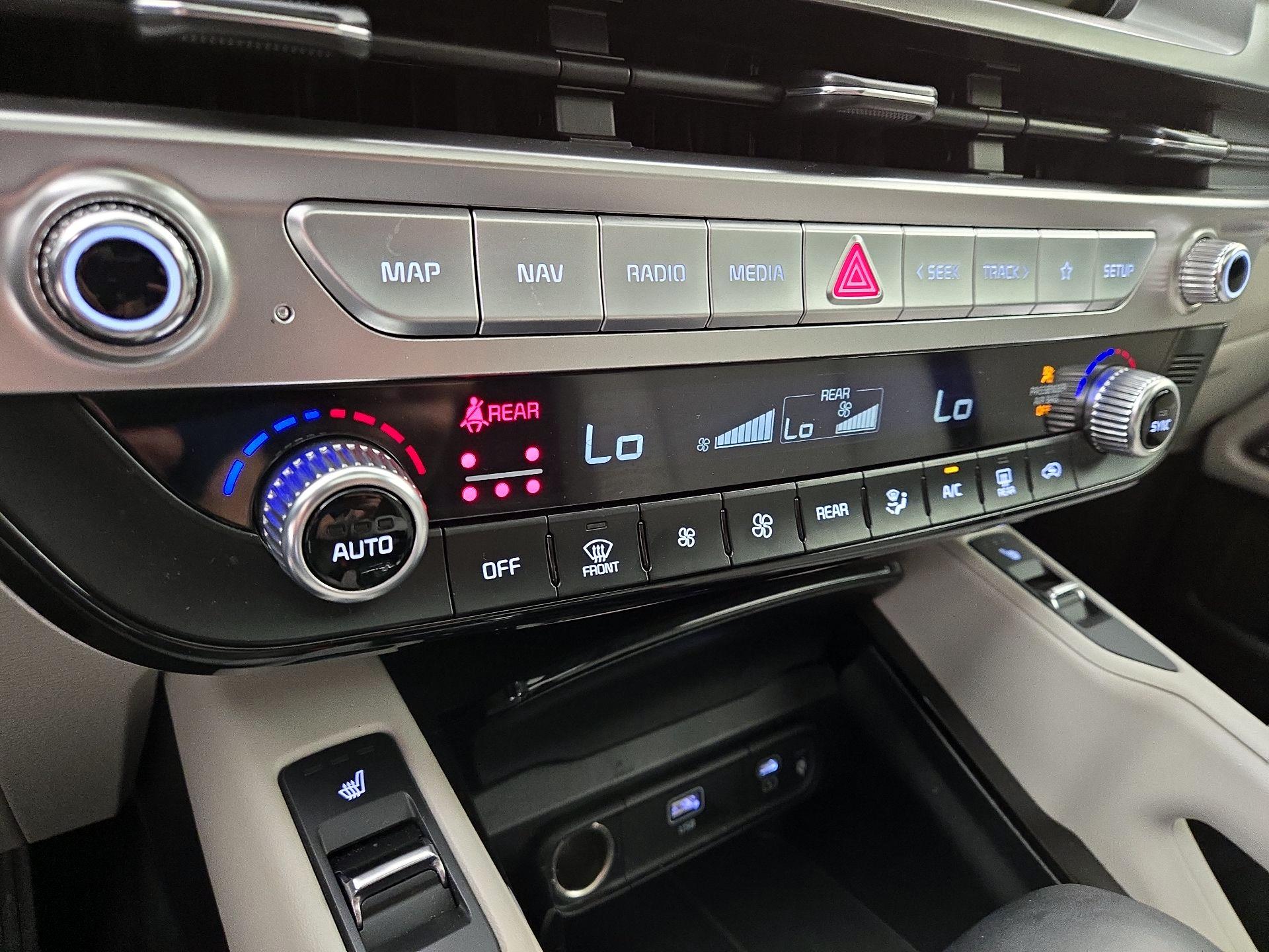 Thumbnail: 2024 Kia Telluride - 17