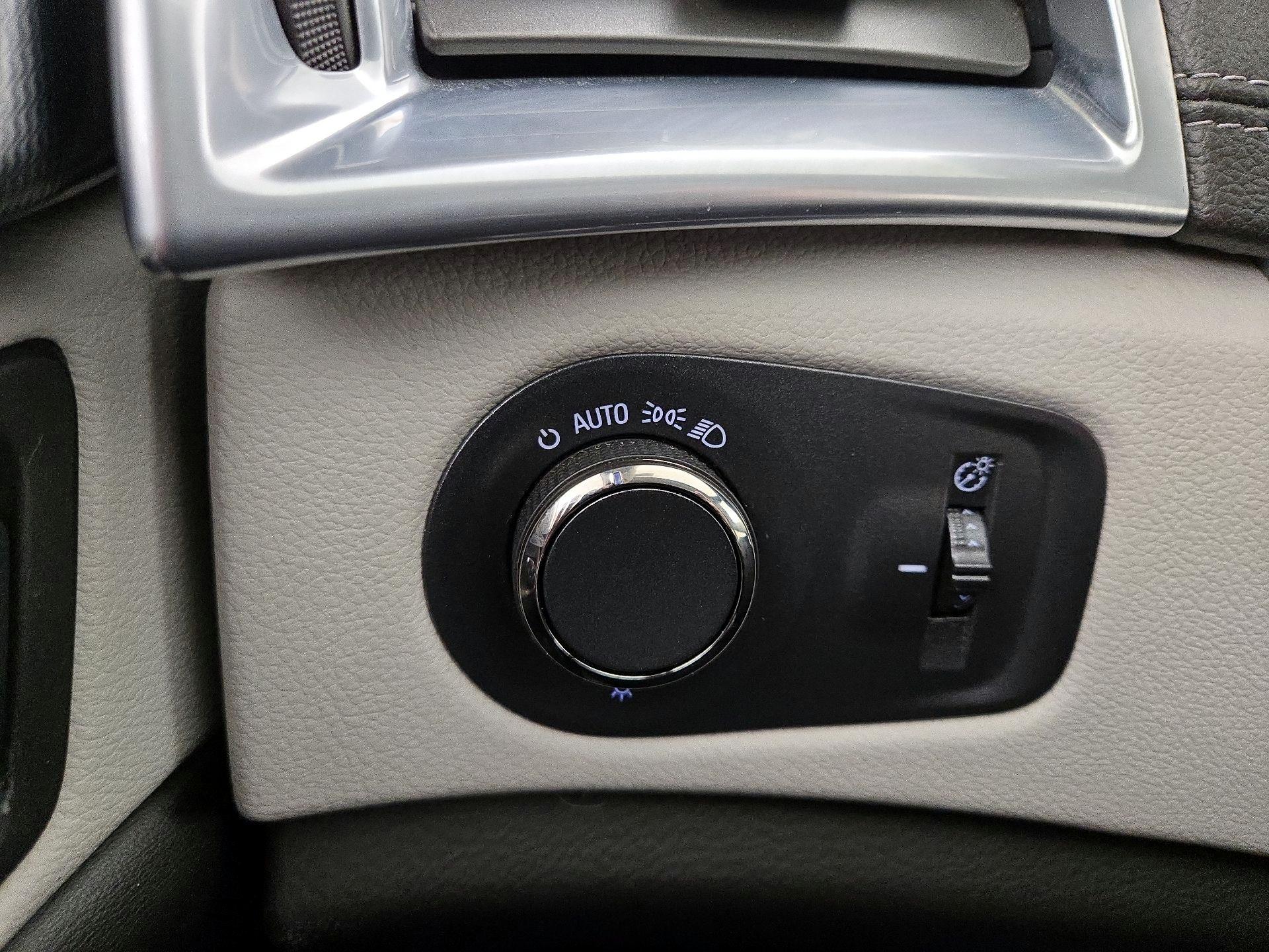 Thumbnail: 2014 Cadillac SRX - 11
