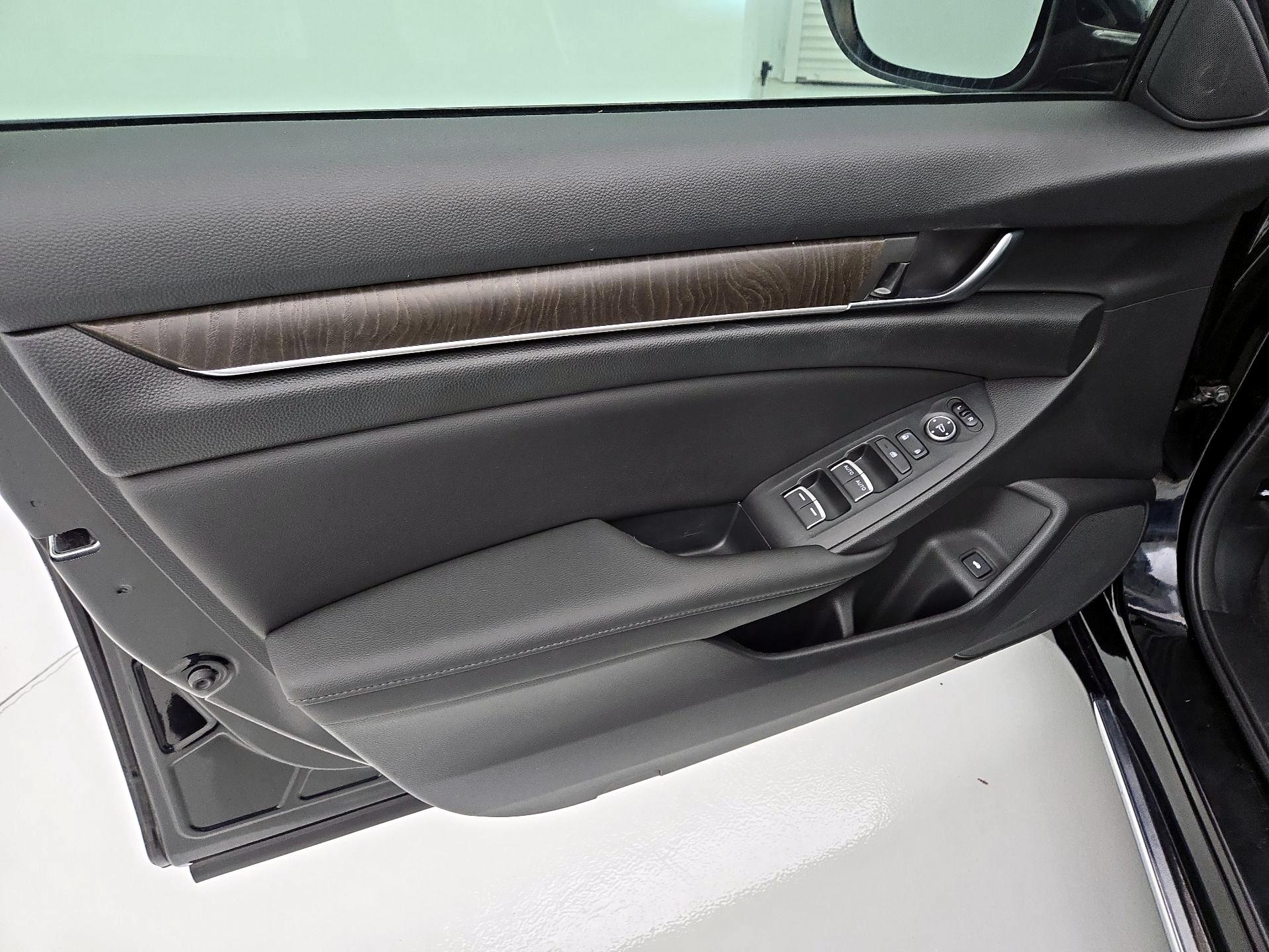 Thumbnail: 2019 Honda Accord - 10