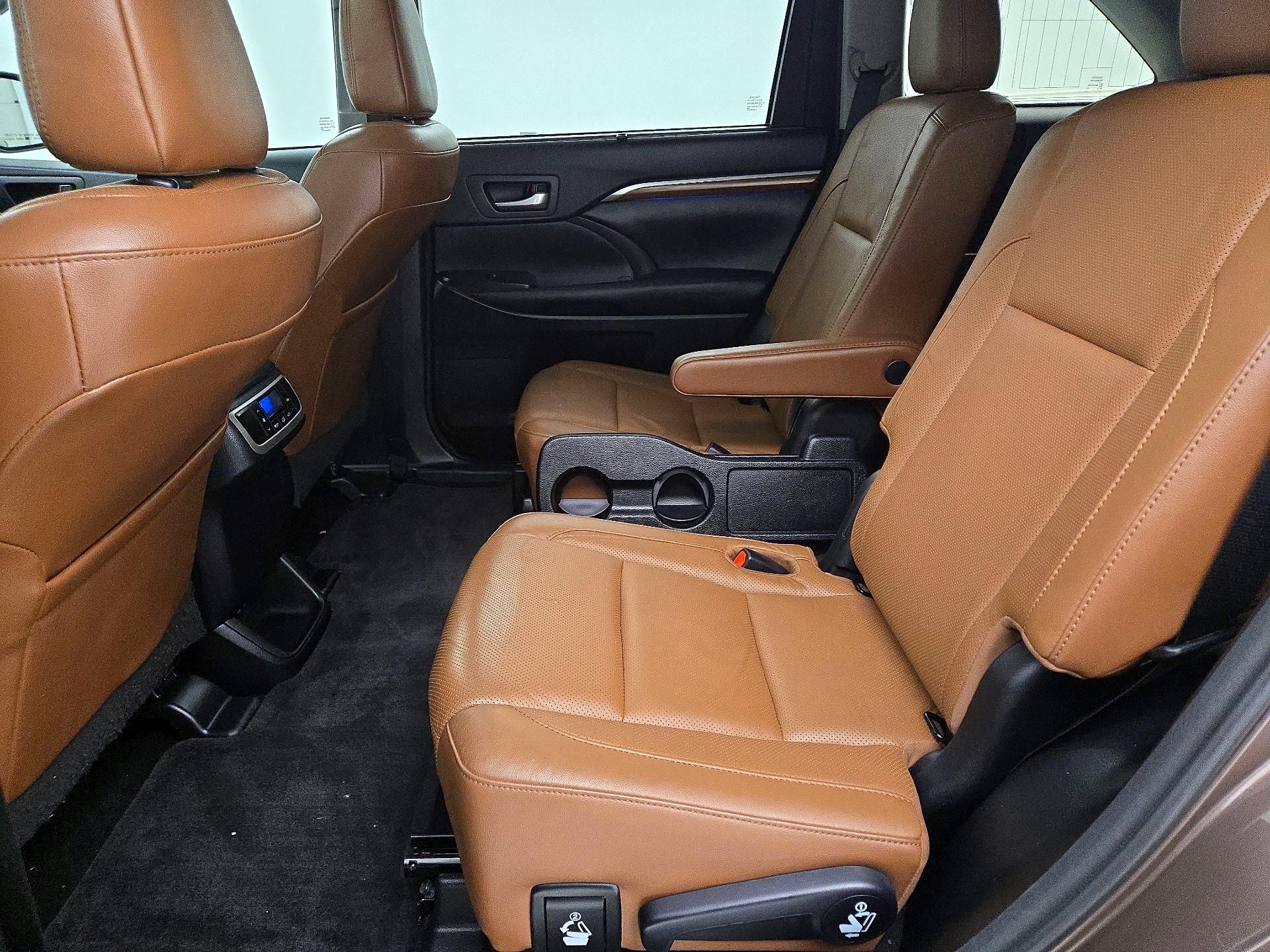 Thumbnail: 2018 Toyota Highlander - 20