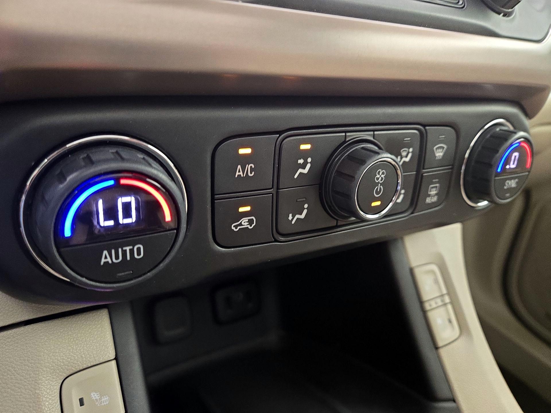 Thumbnail: 2018 GMC Acadia - 16