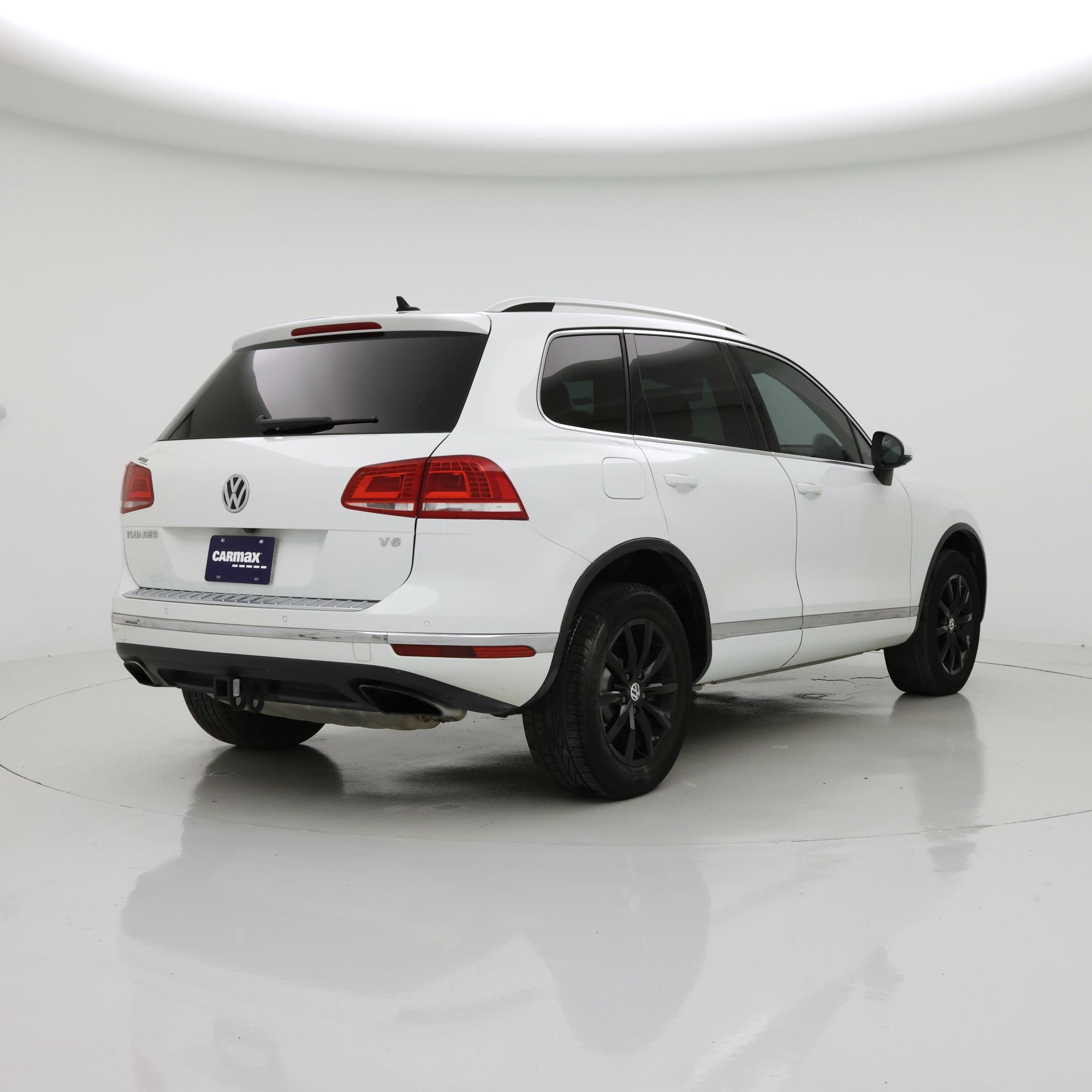 Thumbnail: 2016 Volkswagen Touareg - 8