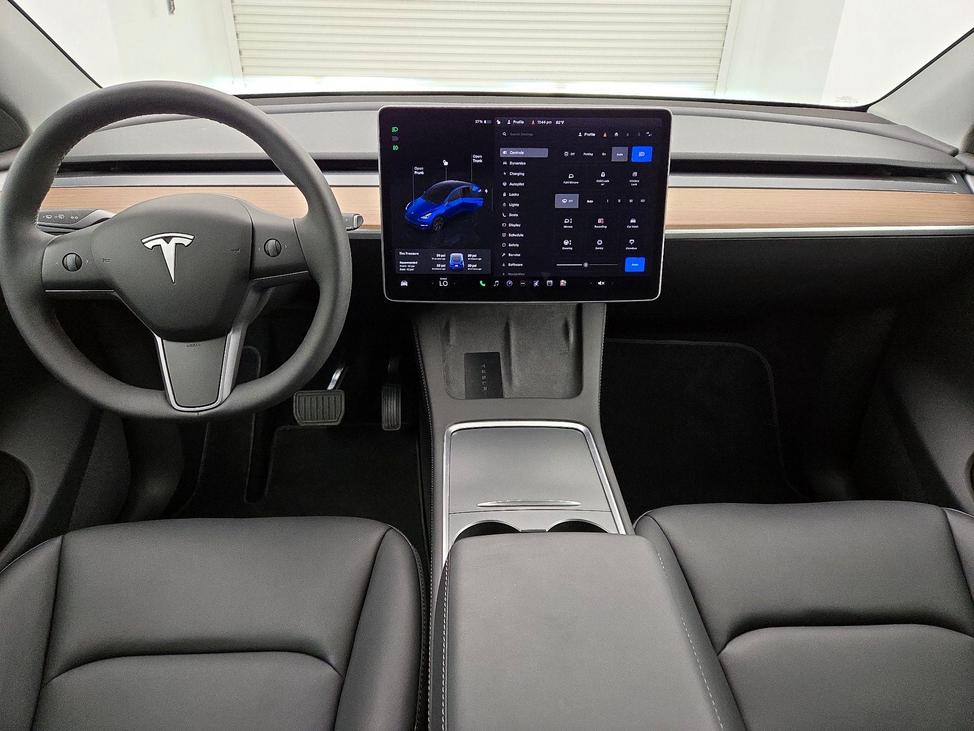 Thumbnail: 2025 Tesla Model Y - 9