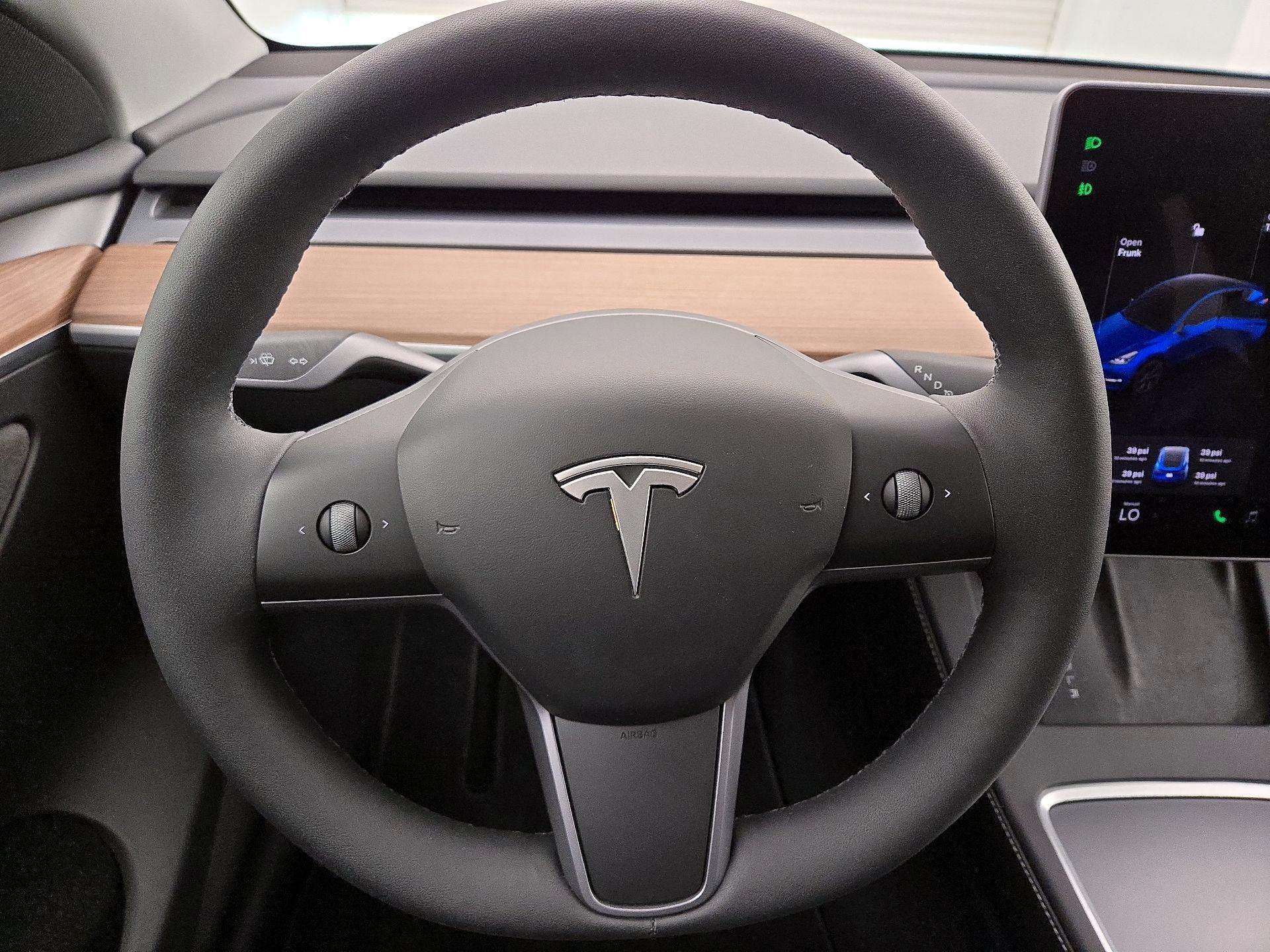 Thumbnail: 2025 Tesla Model Y - 10