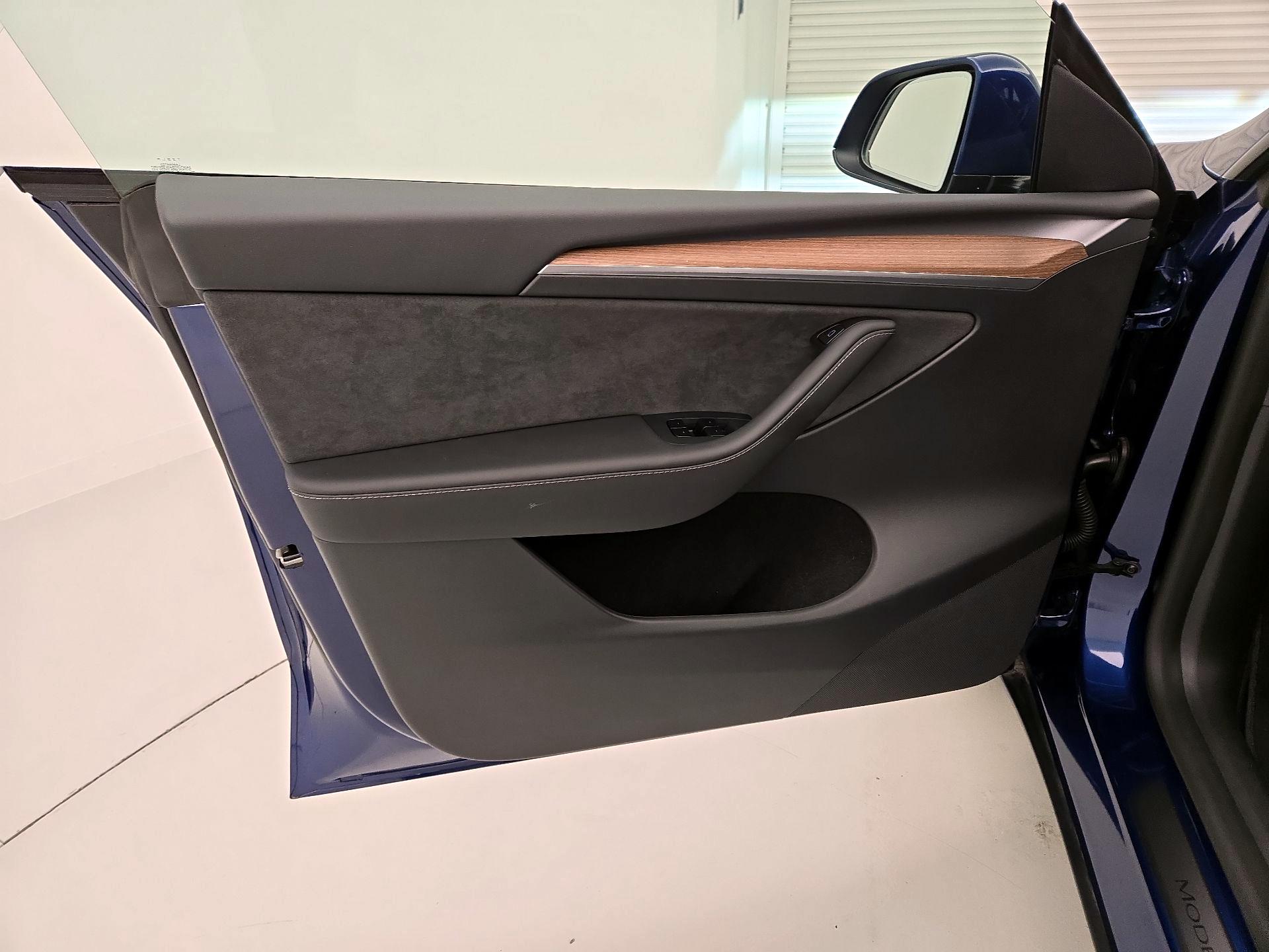 Thumbnail: 2025 Tesla Model Y - 12