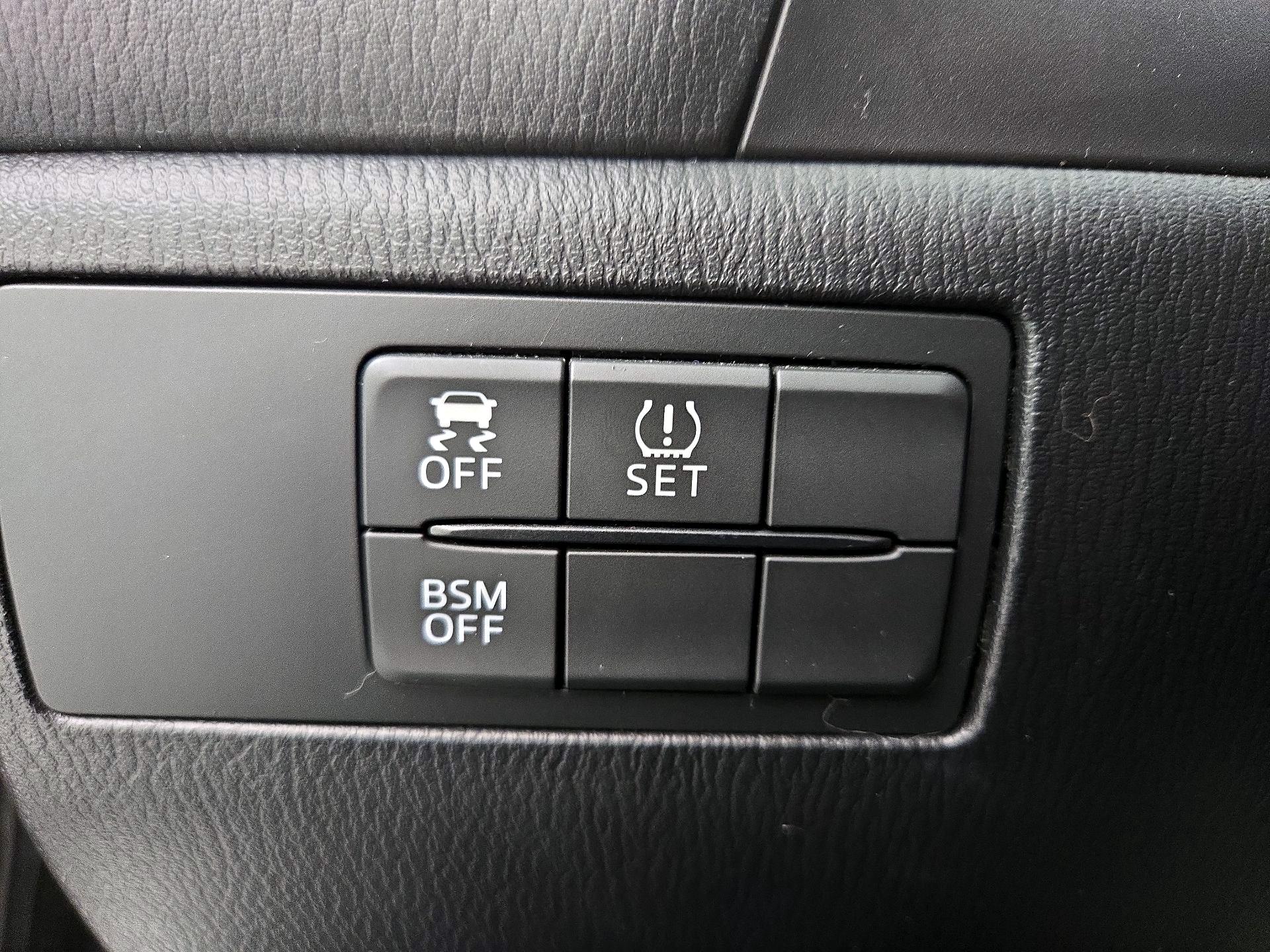 Thumbnail: 2014 Mazda Mazda3 - 13