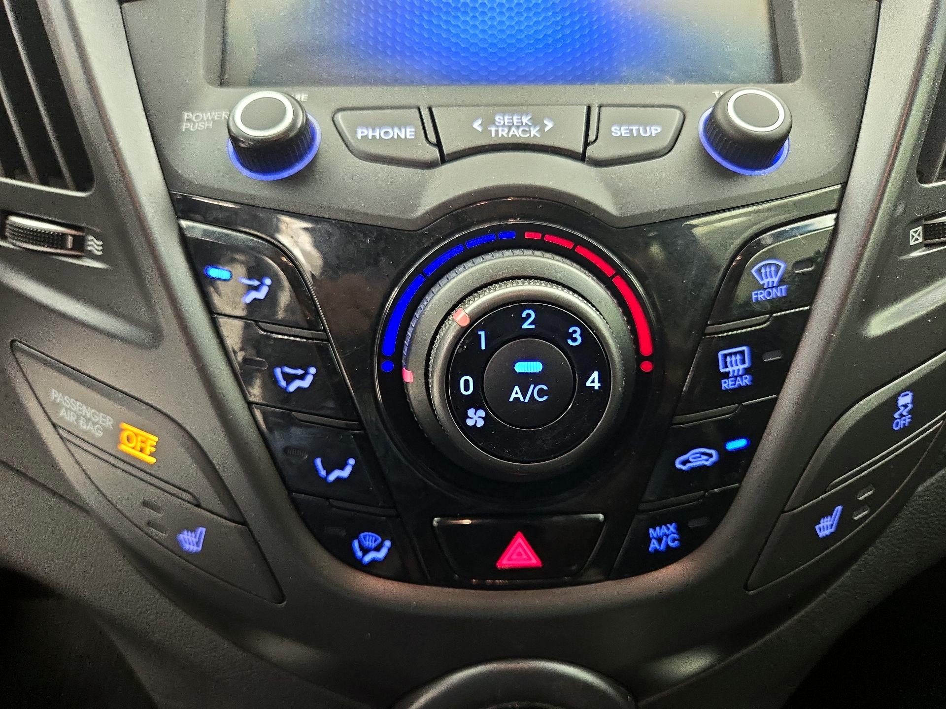 Thumbnail: 2016 Hyundai Veloster - 16