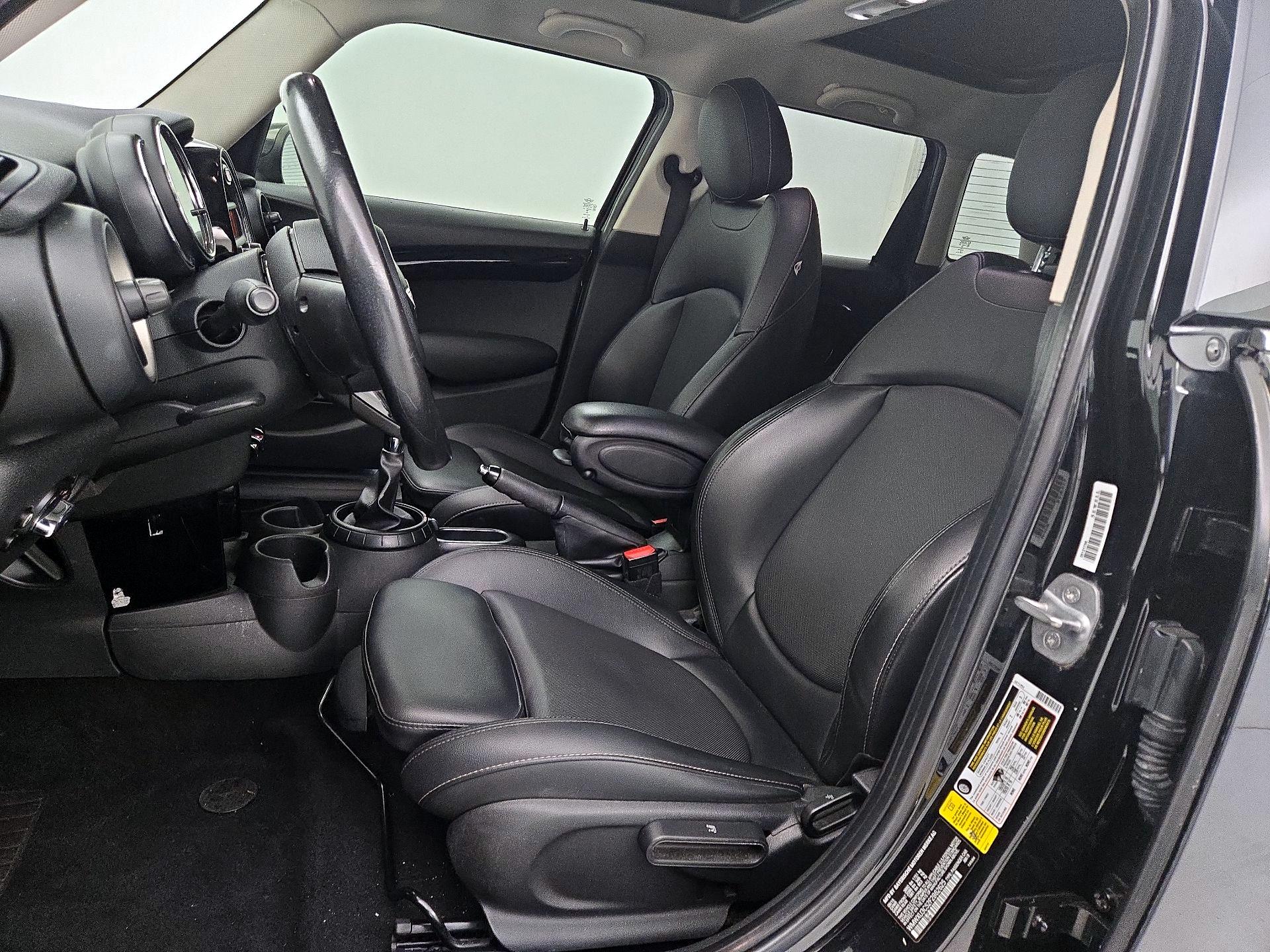 Thumbnail: 2015 MINI Cooper Hardtop - 11