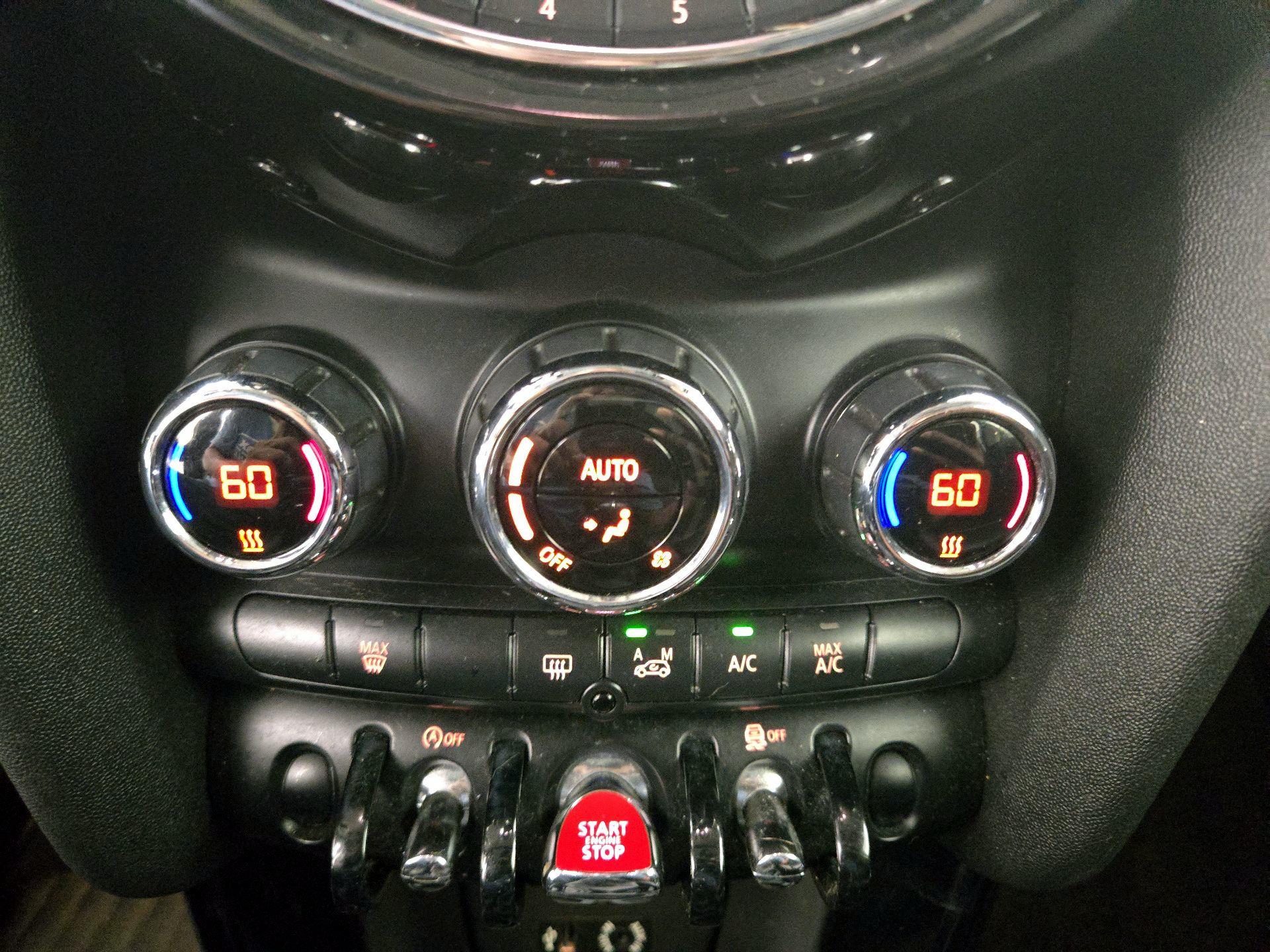 Thumbnail: 2015 MINI Cooper Hardtop - 15