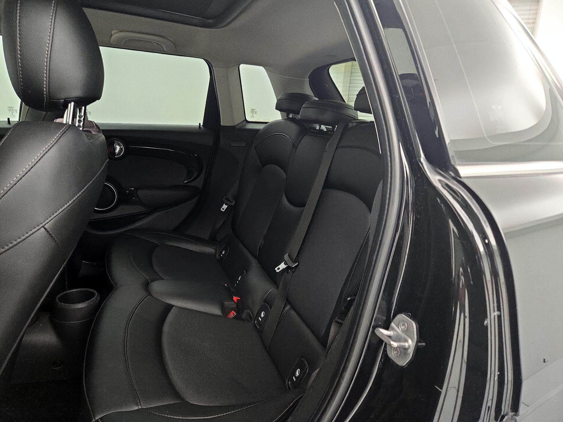 Thumbnail: 2015 MINI Cooper Hardtop - 19