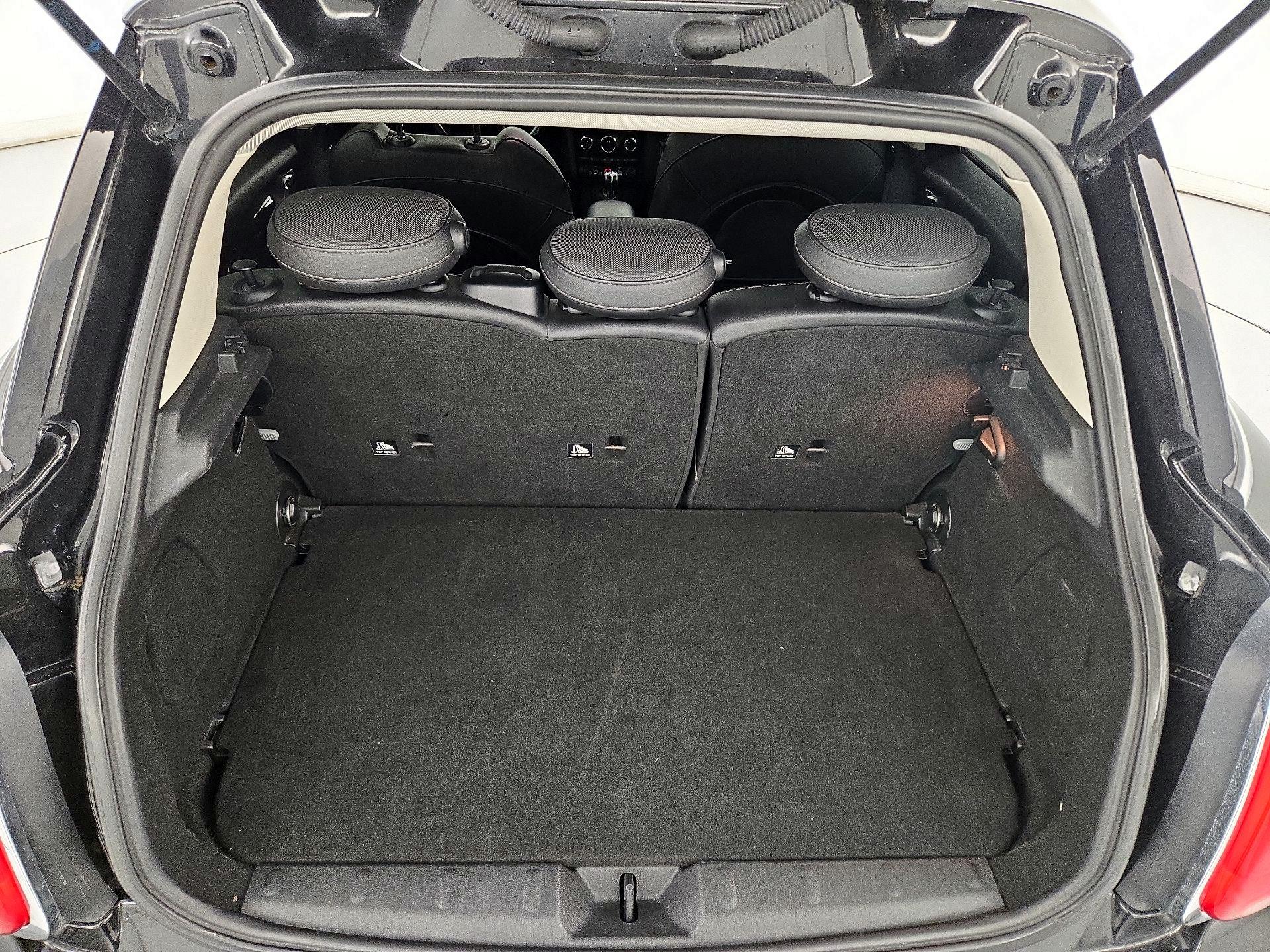 Thumbnail: 2015 MINI Cooper Hardtop - 20