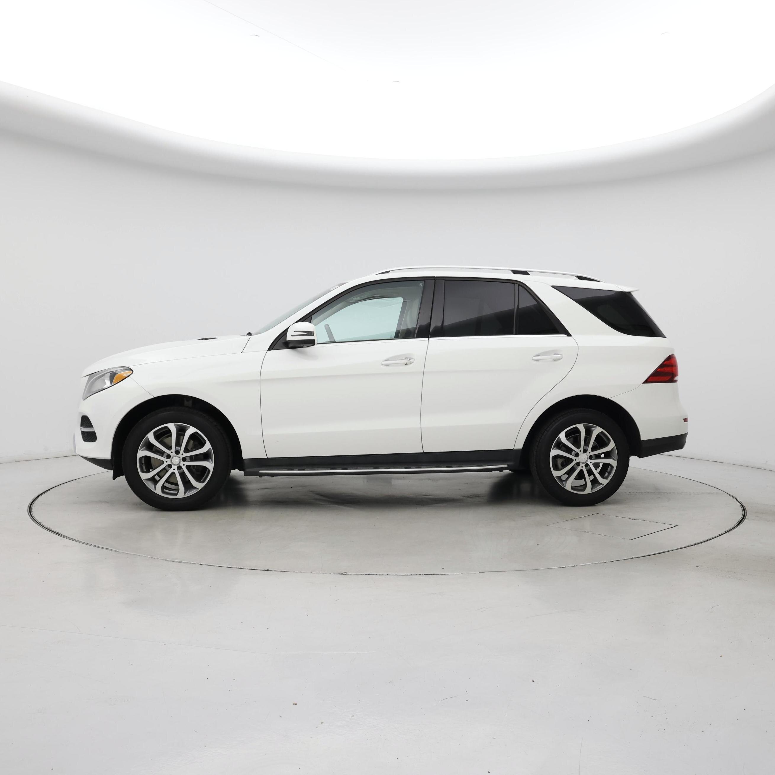 Thumbnail: 2016 Mercedes-Benz GLE - 3