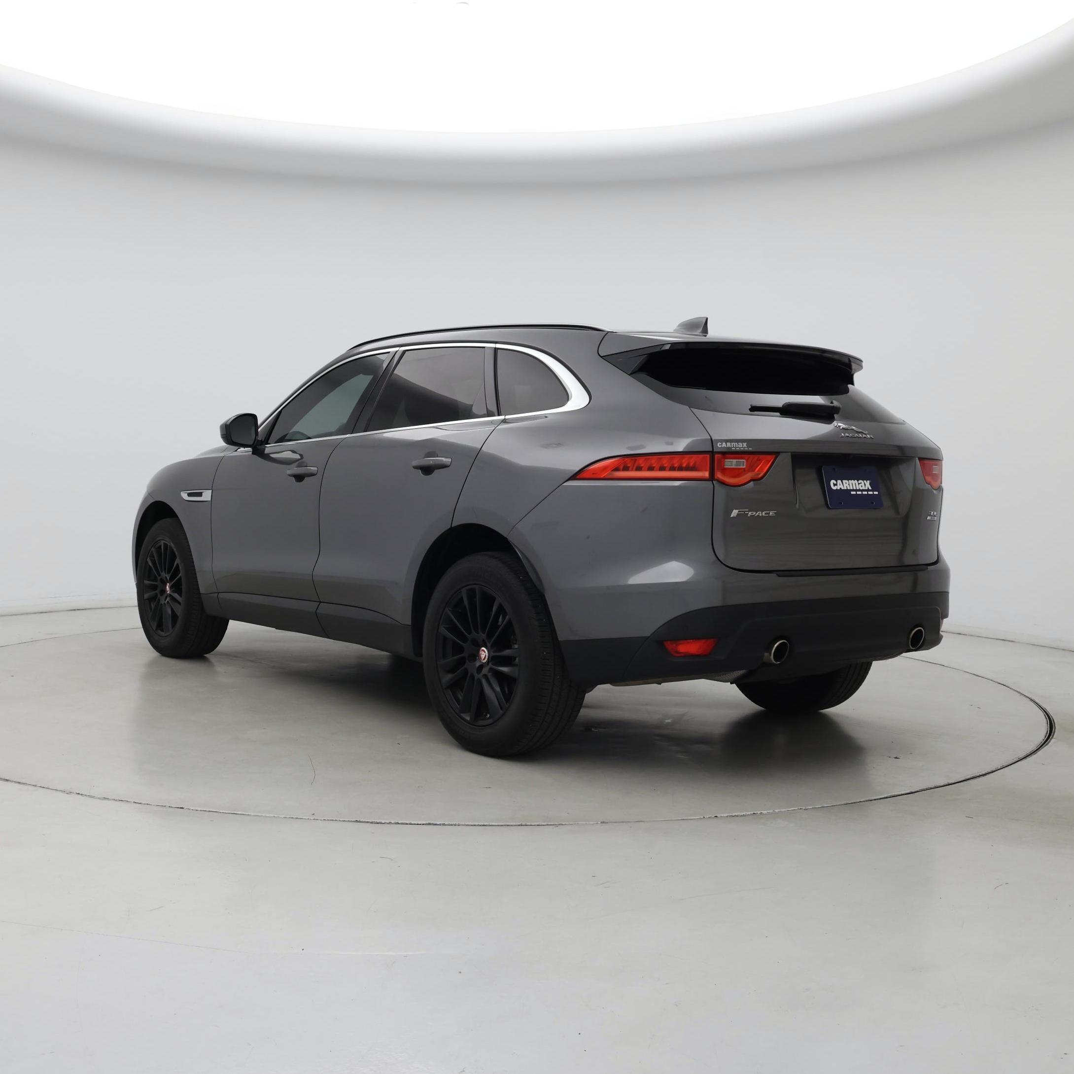 Thumbnail: 2018 Jaguar F-Pace - 2