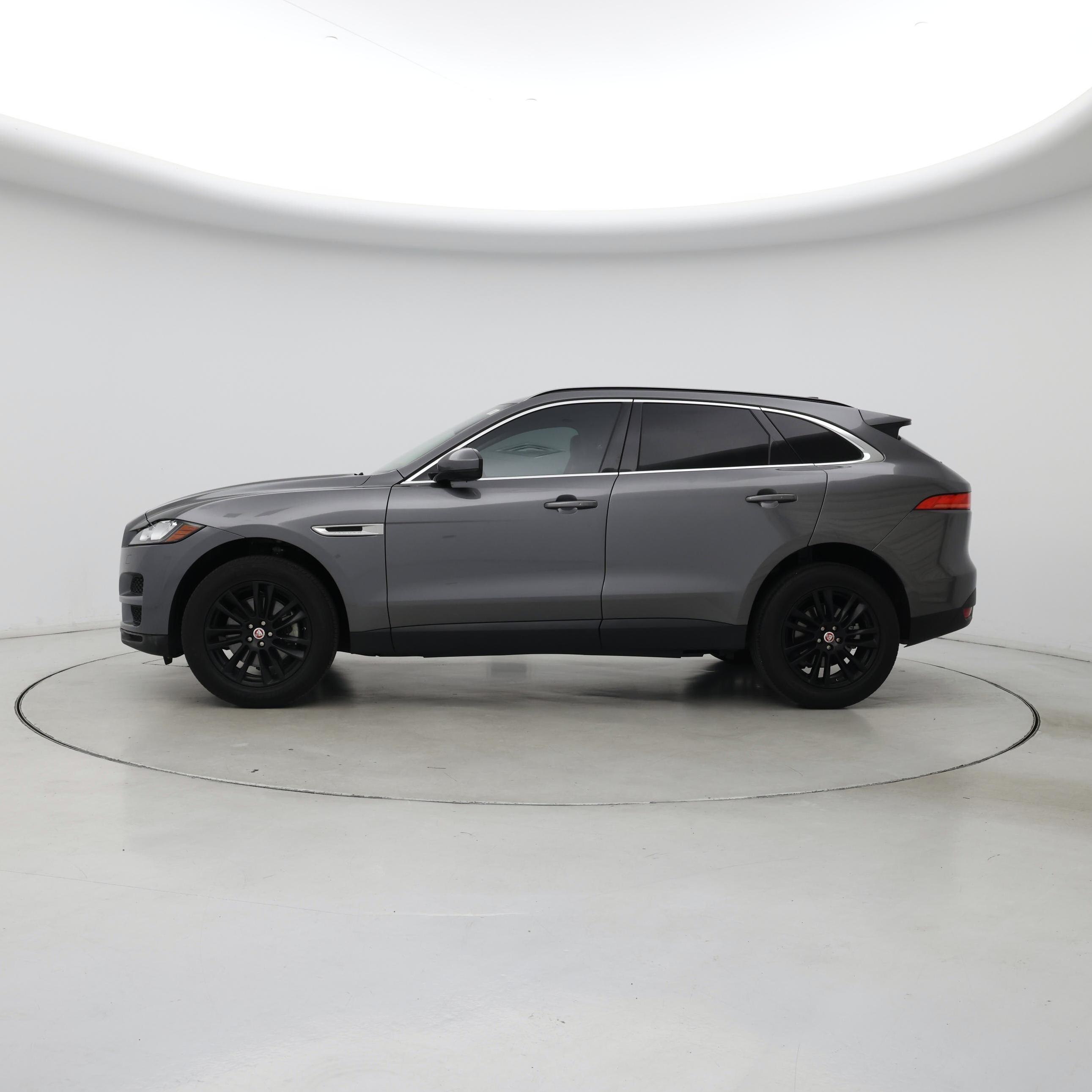 Thumbnail: 2018 Jaguar F-Pace - 3