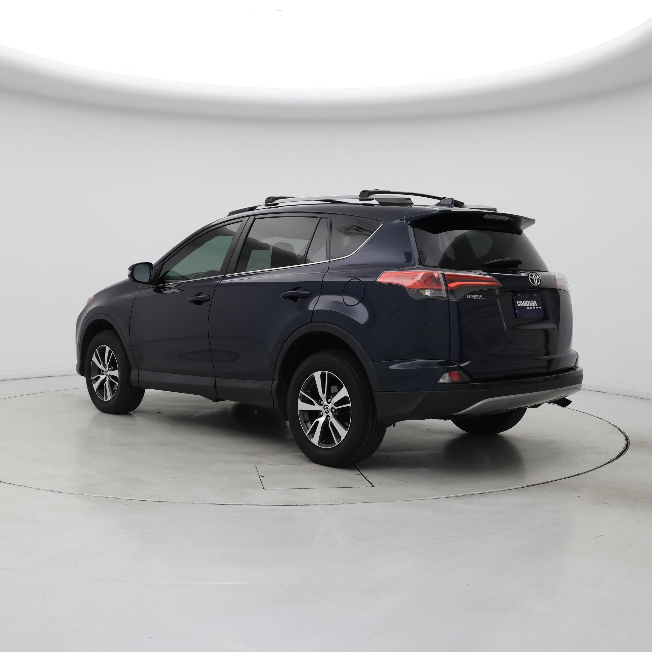 Thumbnail: 2017 Toyota RAV4 - 2
