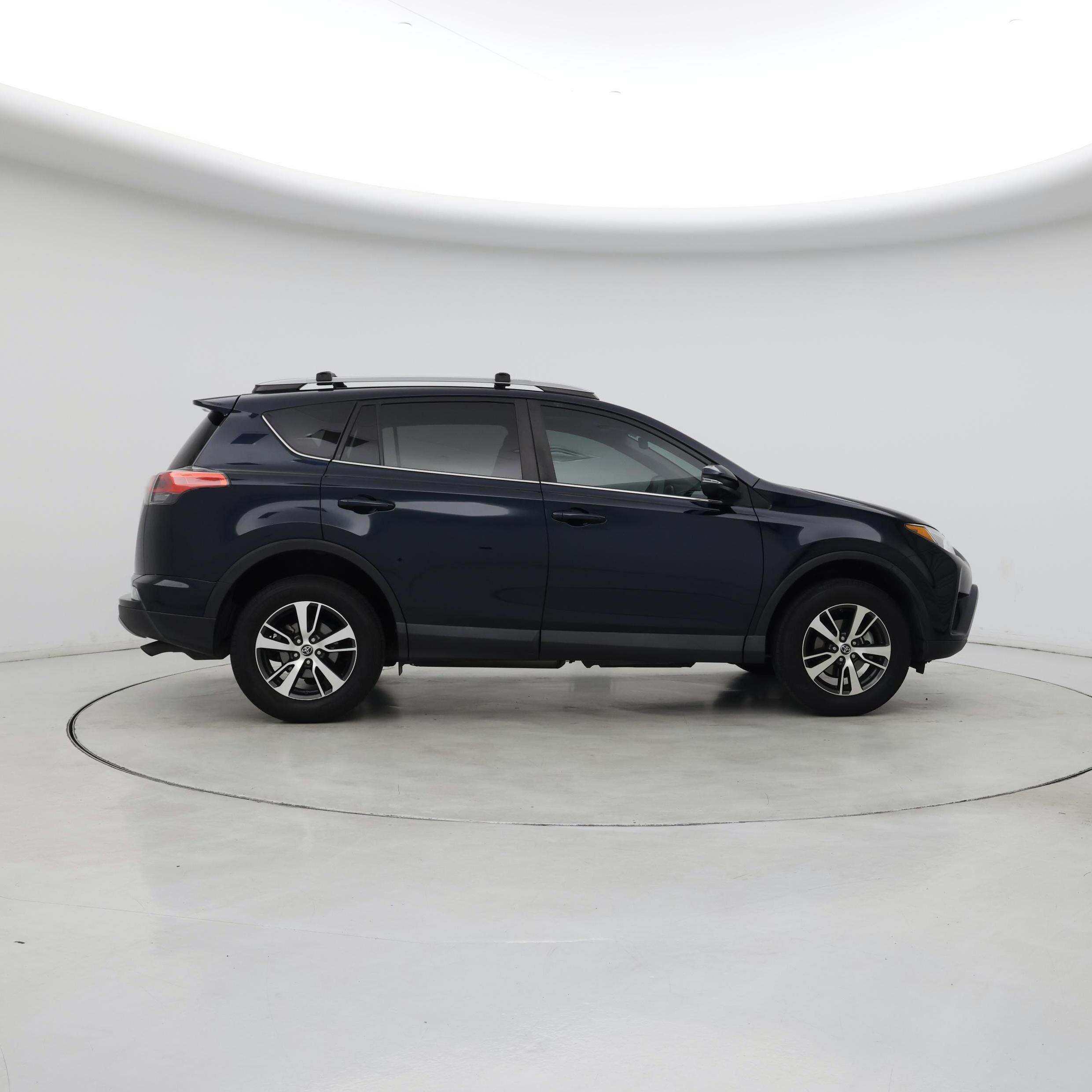 Thumbnail: 2017 Toyota RAV4 - 7