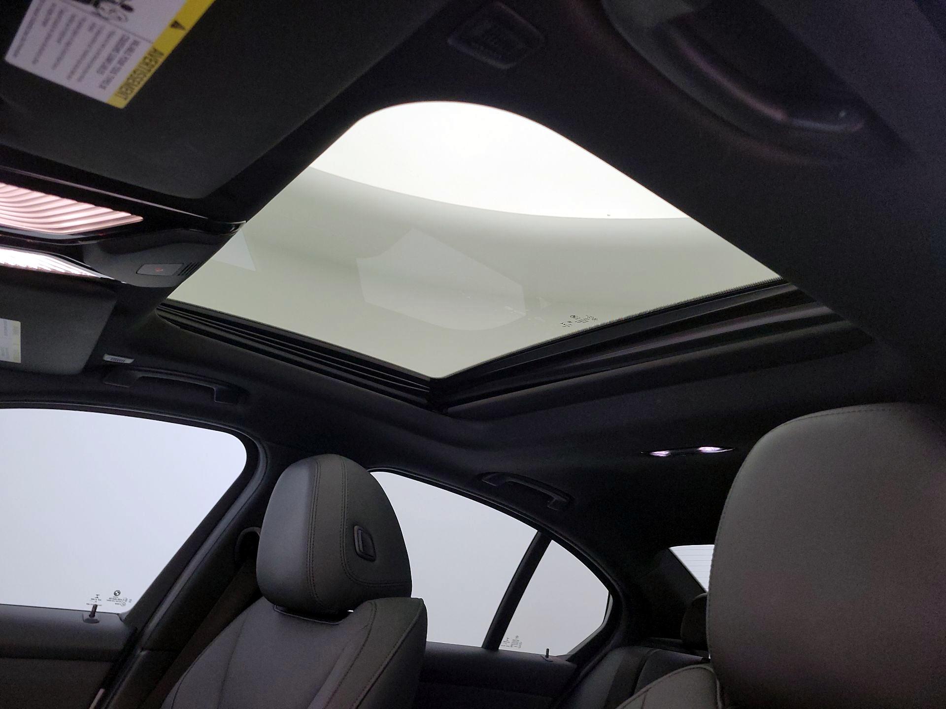 Thumbnail: 2021 BMW 3 Series - 20