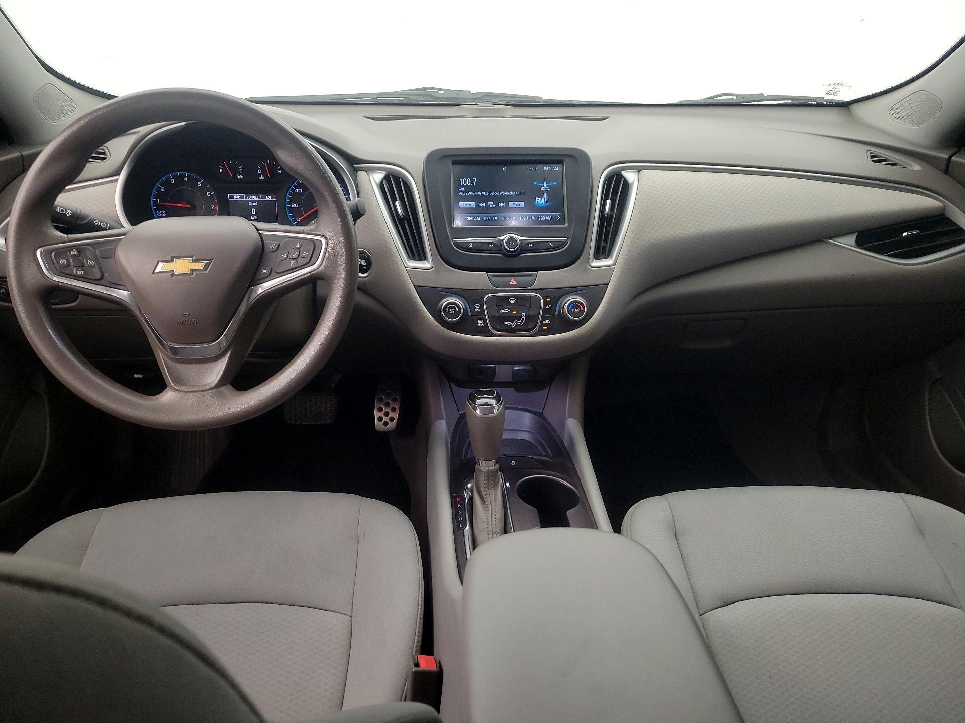 Thumbnail: 2016 Chevrolet Malibu - 9