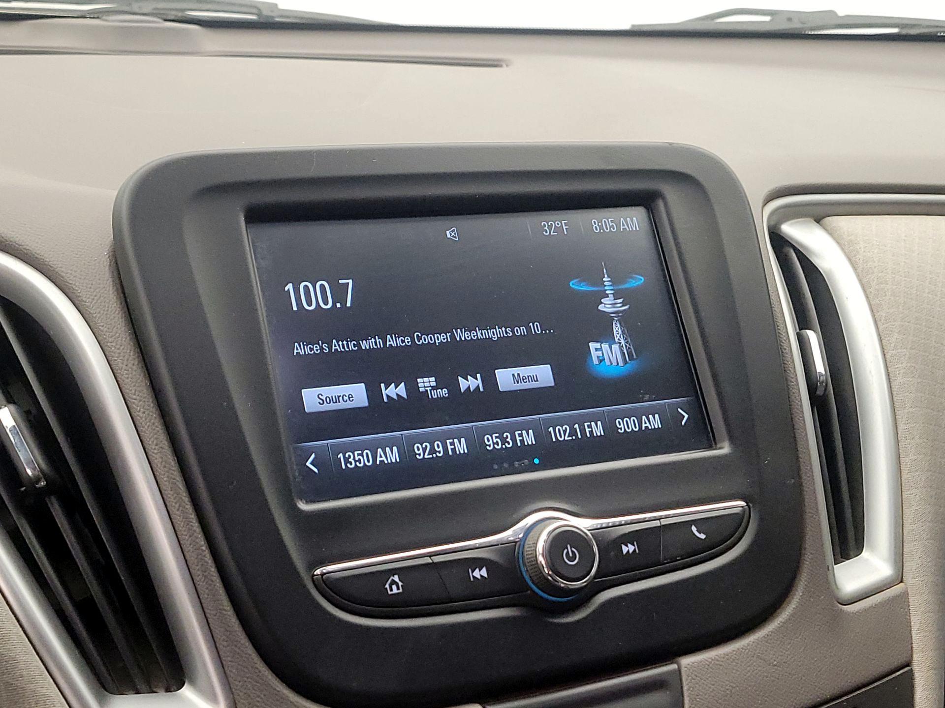 Thumbnail: 2016 Chevrolet Malibu - 15
